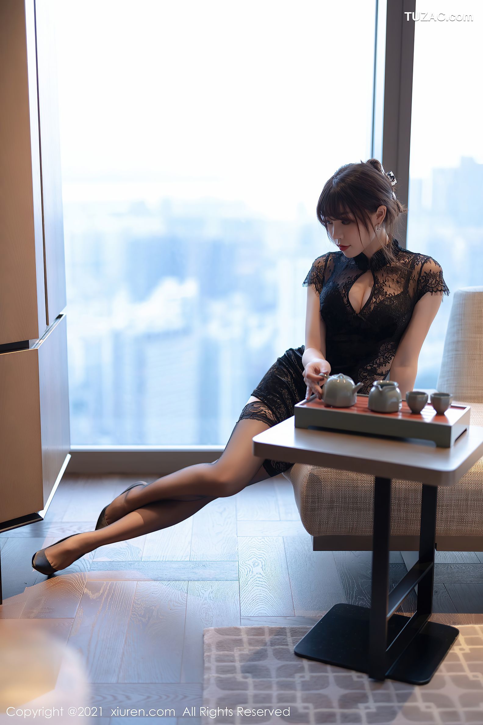 XiuRen秀人网-3335-芝芝Booty-黑色缕空服饰丁字裤蕾丝吊带袜-2021.04.22