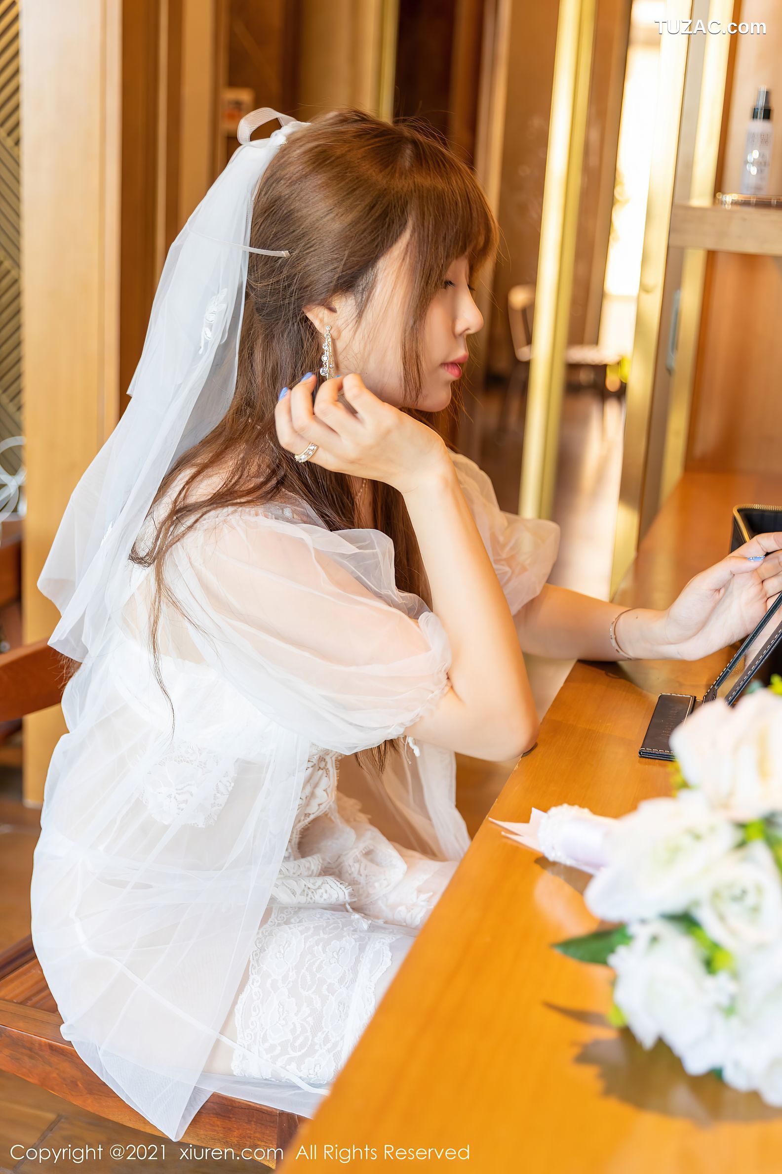 XiuRen秀人网-3337-王雨纯-三亚旅拍-婚纱剧情主题床上豪乳翘臀-2021.04.23