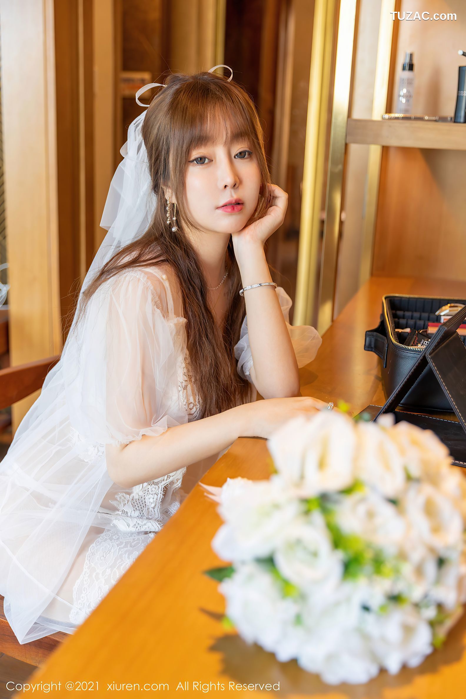 XiuRen秀人网-3337-王雨纯-三亚旅拍-婚纱剧情主题床上豪乳翘臀-2021.04.23