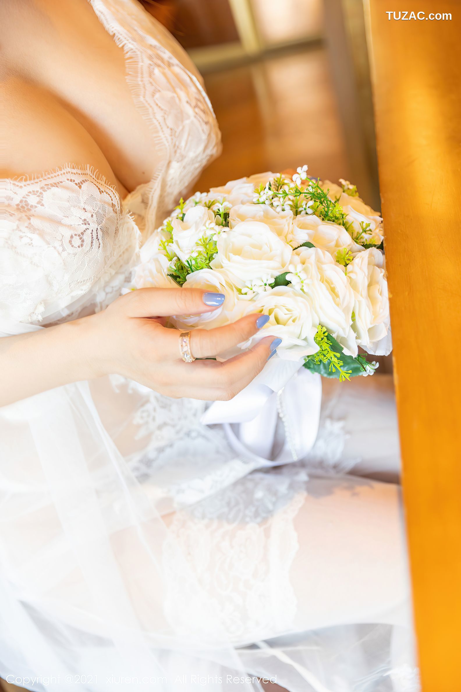 XiuRen秀人网-3337-王雨纯-三亚旅拍-婚纱剧情主题床上豪乳翘臀-2021.04.23