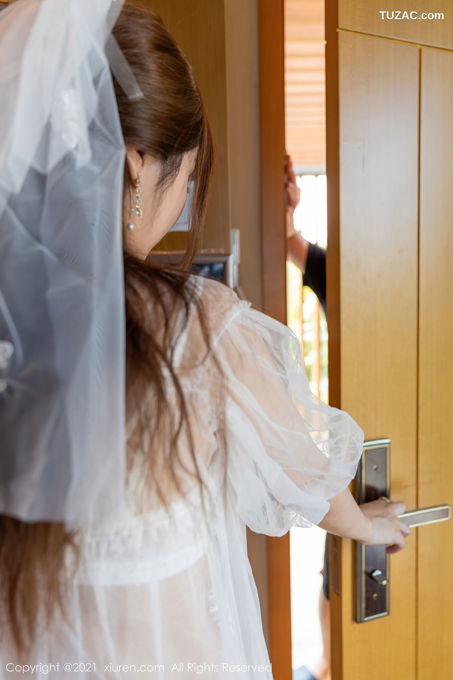 XiuRen秀人网-3337-王雨纯-三亚旅拍-婚纱剧情主题床上豪乳翘臀-2021.04.23