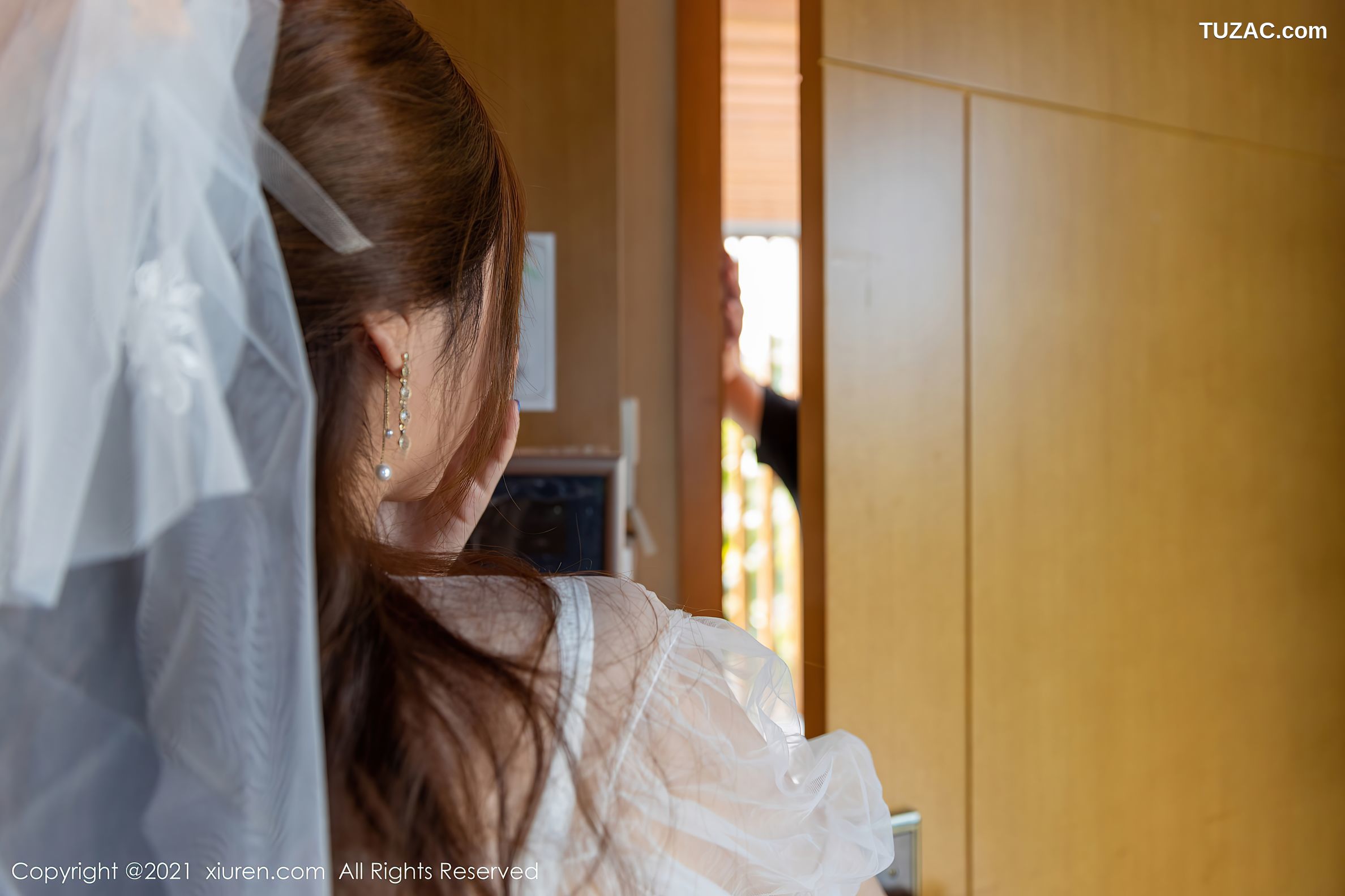 XiuRen秀人网-3337-王雨纯-三亚旅拍-婚纱剧情主题床上豪乳翘臀-2021.04.23