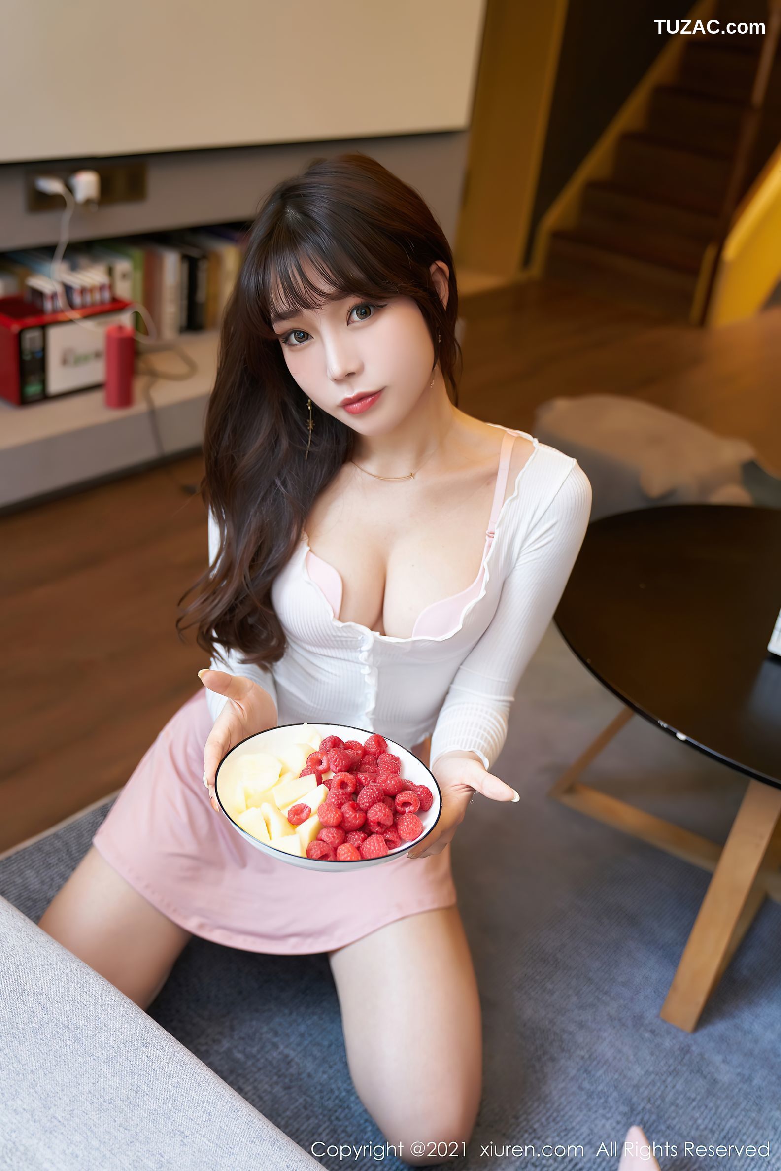XiuRen秀人网-3344-芝芝Booty-粉色内衣粉短裙-2021.04.25