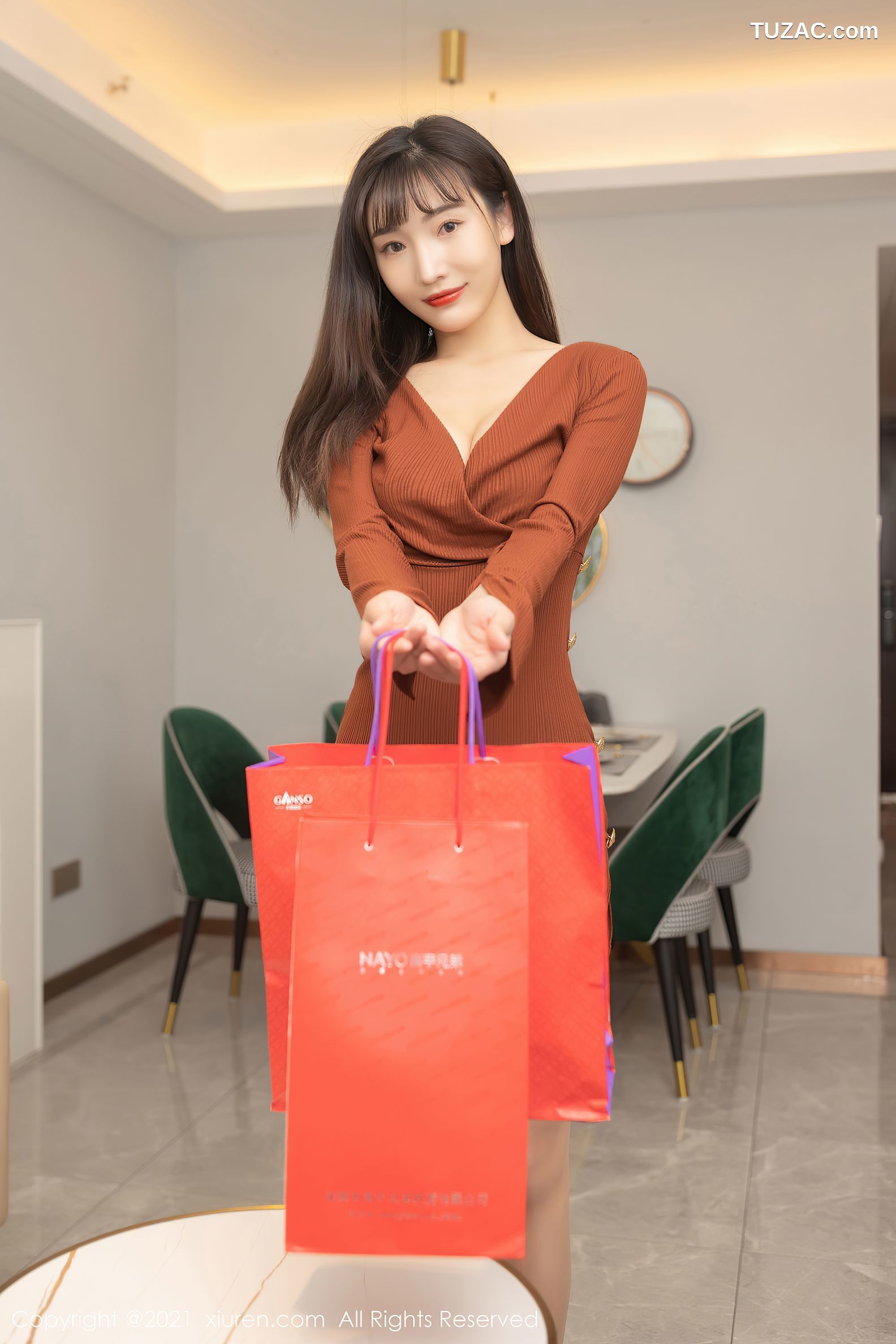 XiuRen秀人网-3362-陆萱萱-成都旅拍-租赁女友见父母主题肉丝-2021.04.28