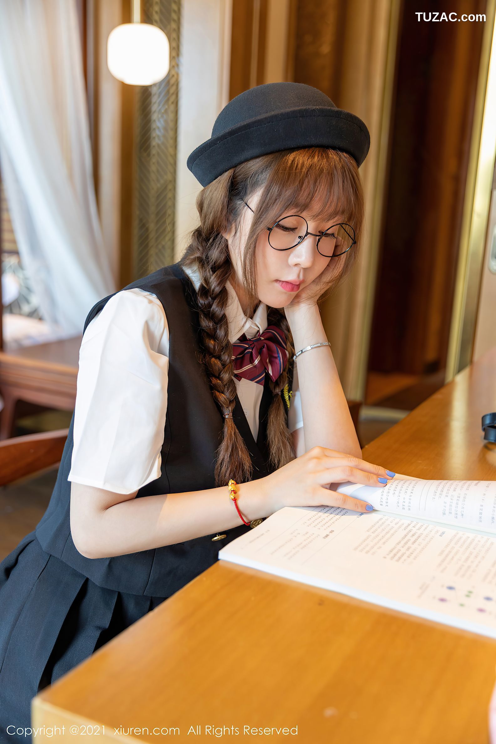 XiuRen秀人网-3366-王雨纯-三亚旅拍-尾随剧情主题性感内衣-2021.04.29