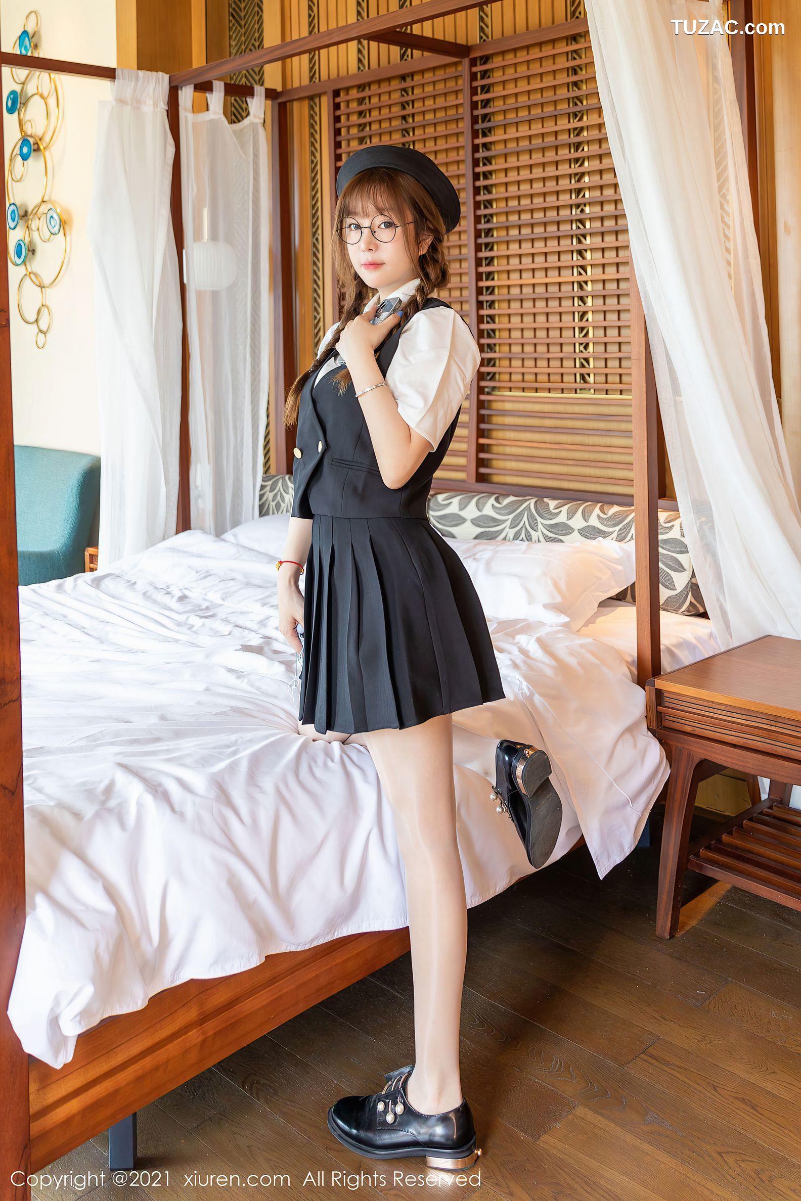 XiuRen秀人网-3366-王雨纯-三亚旅拍-尾随剧情主题性感内衣-2021.04.29