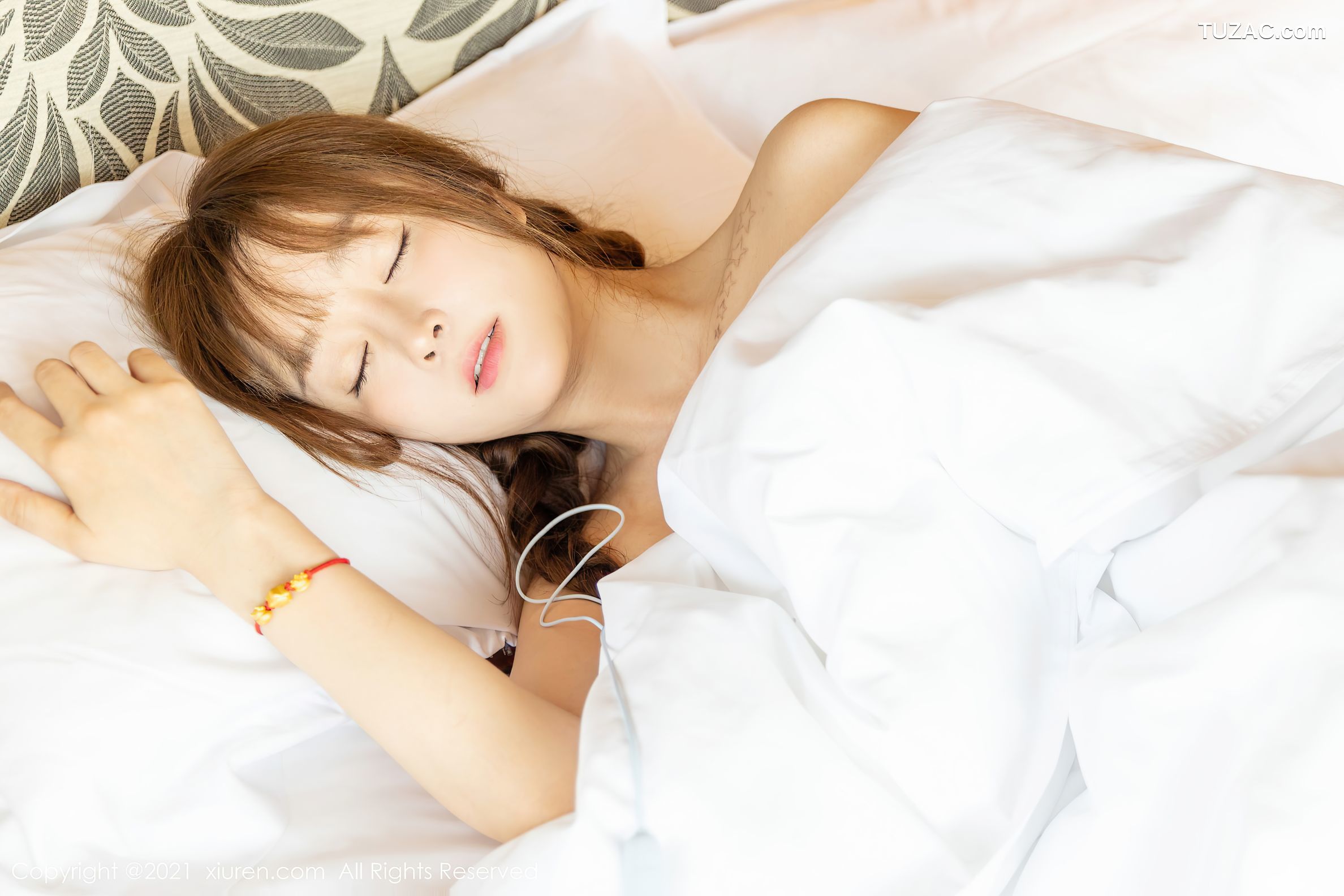 XiuRen秀人网-3366-王雨纯-三亚旅拍-尾随剧情主题性感内衣-2021.04.29