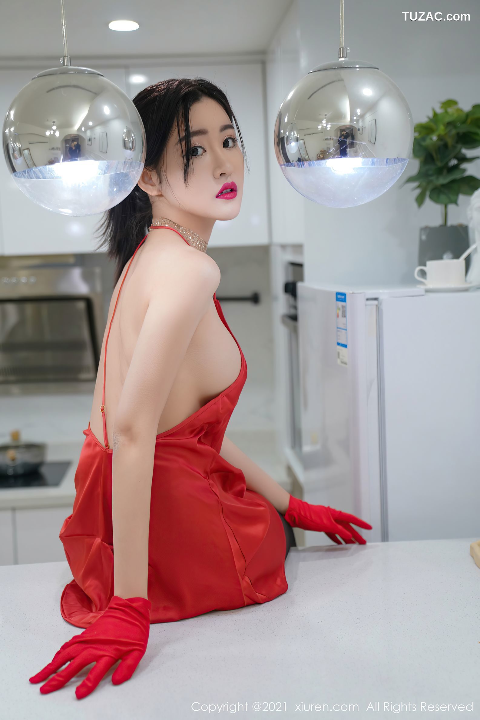 XiuRen秀人网-3372-沈梦瑶-真空红色吊带裙黑丝-2021.05.06