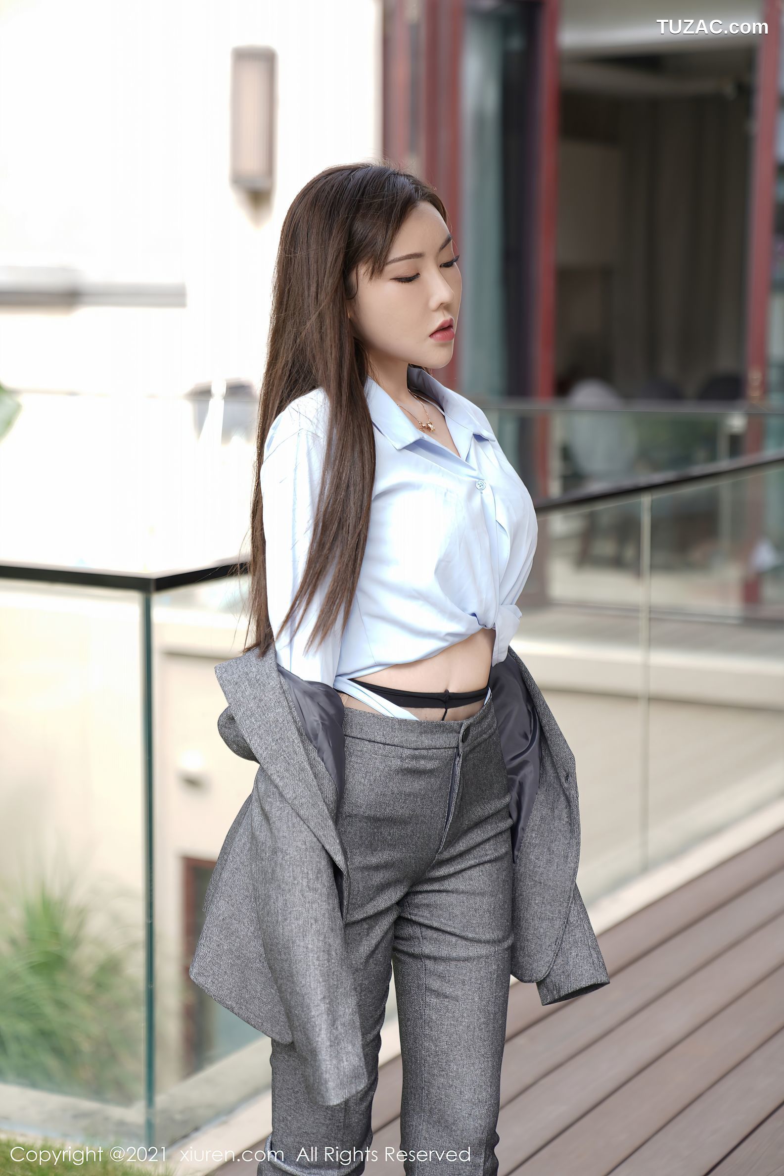 XiuRen秀人网-3390-萌汉药baby-江浙沪旅拍-职场职业装灰丝-2021.05.10