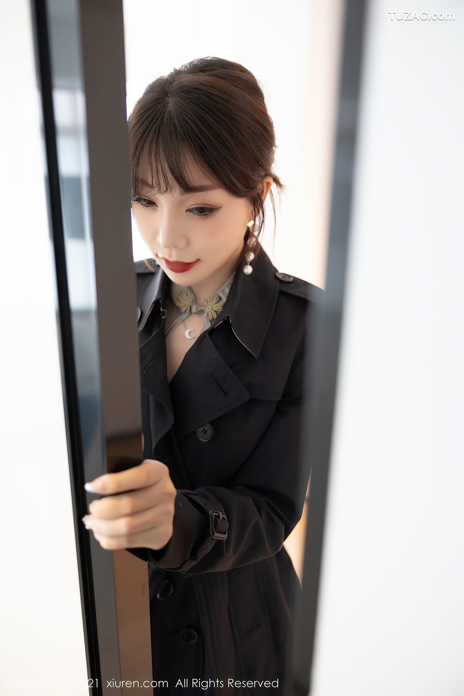 XiuRen秀人网-3422-芝芝Booty-风衣情趣薄纱-2021.05.17