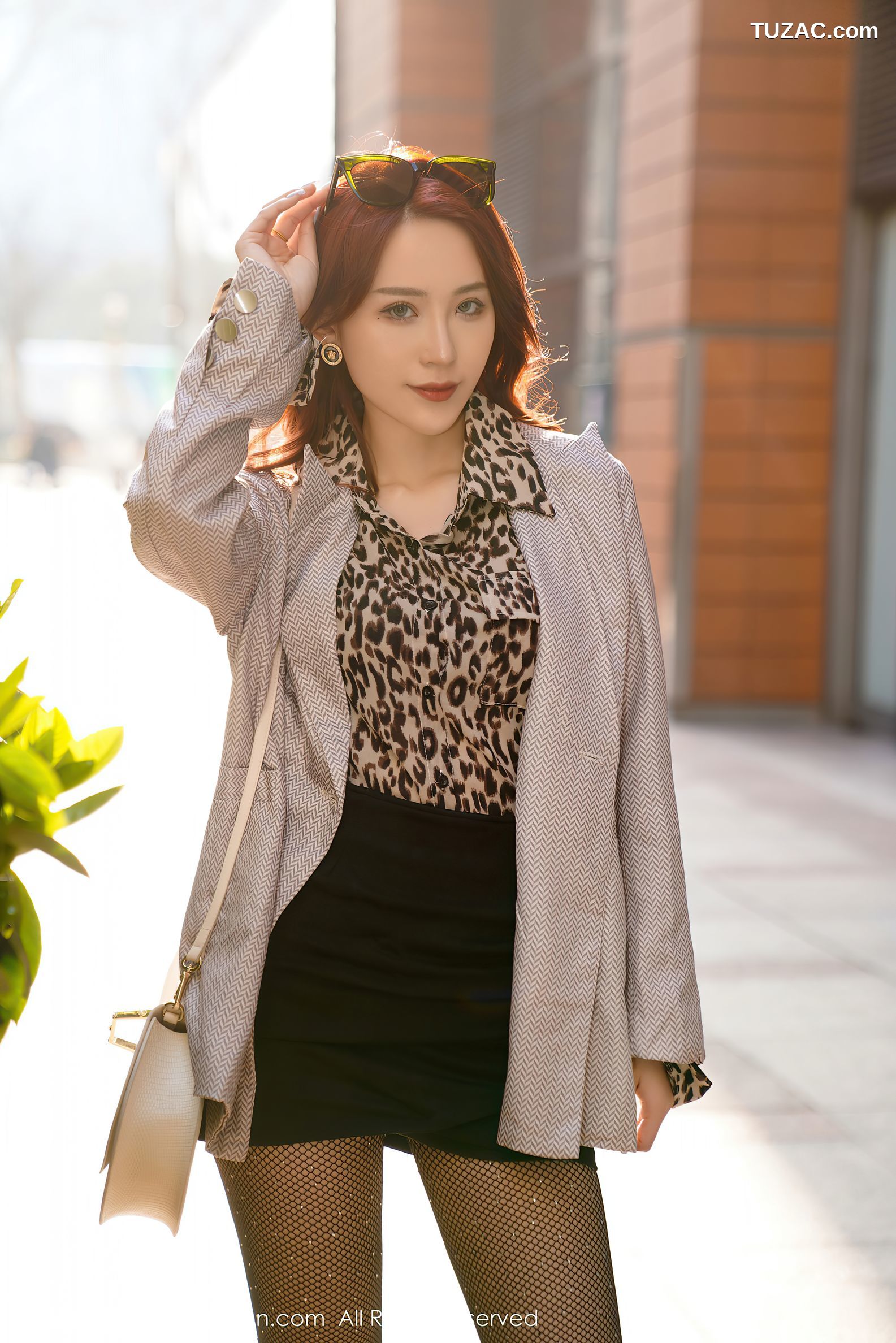 XiuRen秀人网-3425-周慕汐baby-豹纹OL制服主题性感内衣黑丝渔网-2021.05.18