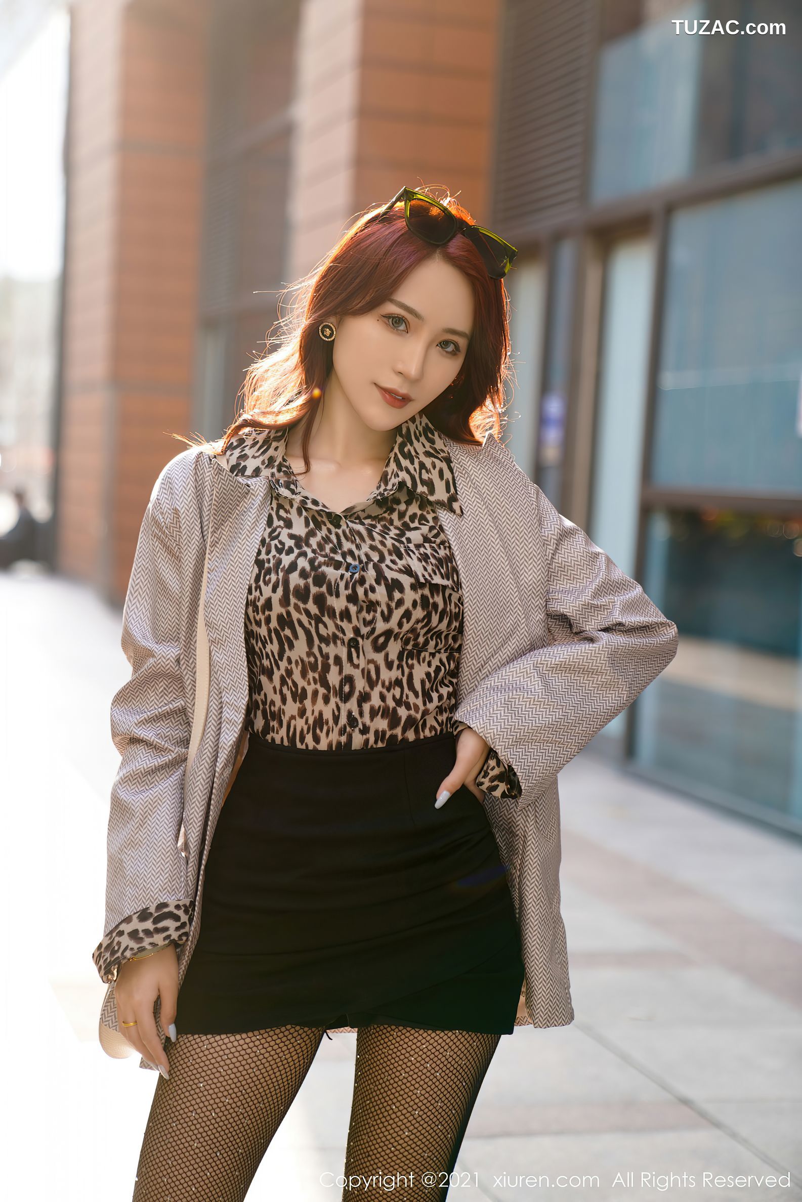 XiuRen秀人网-3425-周慕汐baby-豹纹OL制服主题性感内衣黑丝渔网-2021.05.18