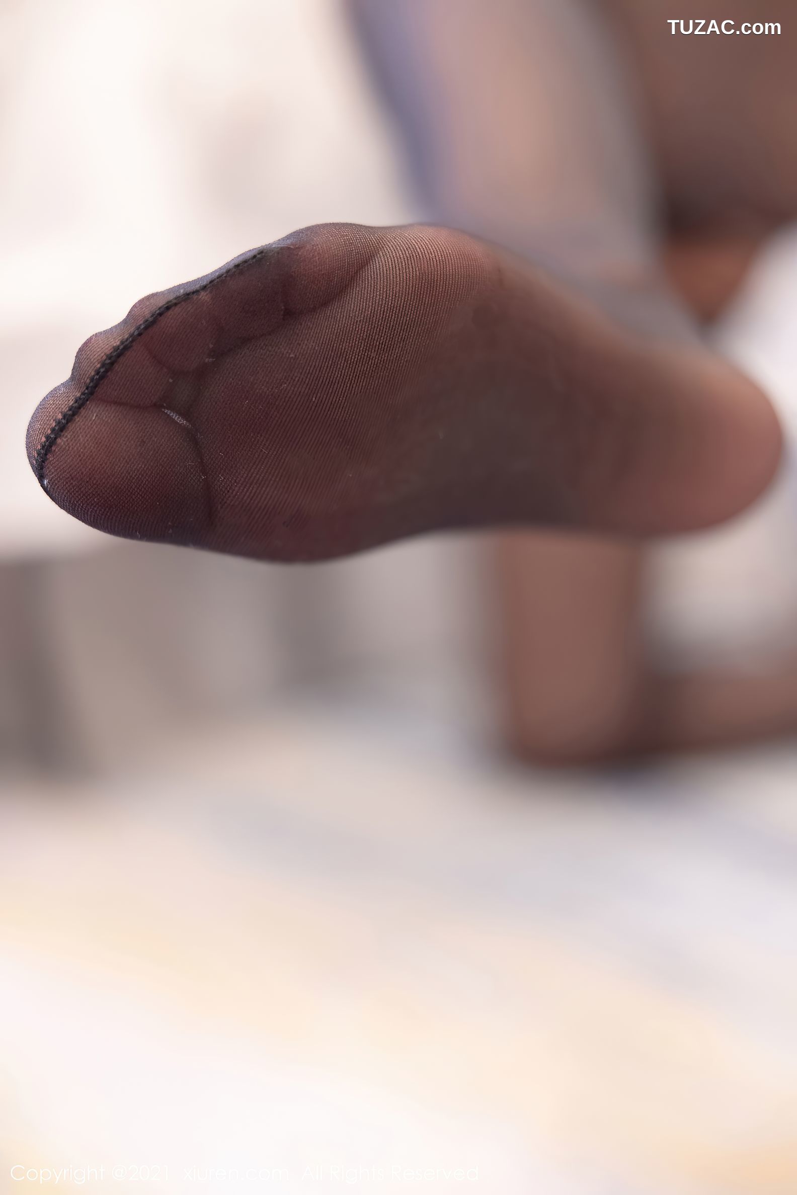 XiuRen秀人网-3433-徐安安-江浙沪旅拍-超透视连体黑丝-2021.05.19