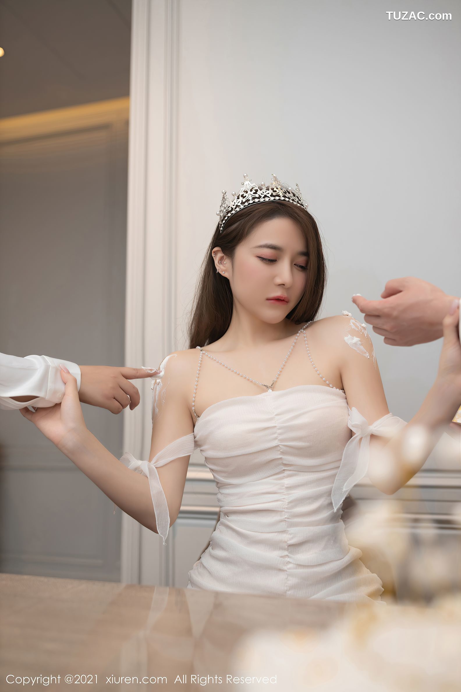 XiuRen秀人网-3447-鱼子酱Fish-成都旅拍-生日剧情主题浴室泡泡浴-2021.05.21