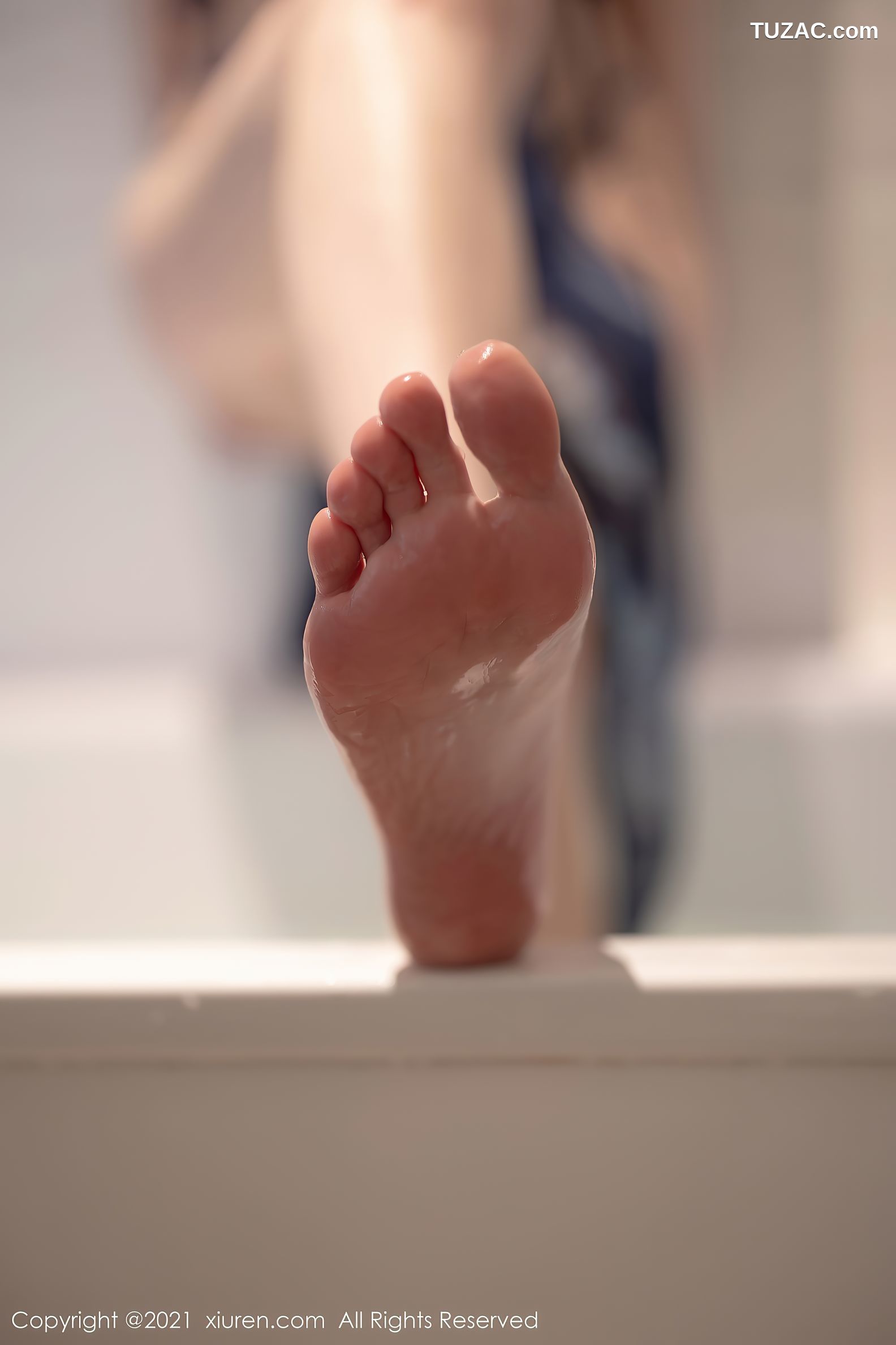 XiuRen秀人网-3451-梦心月-江浙沪旅拍-浴室轻薄典雅服饰湿身-2021.05.24