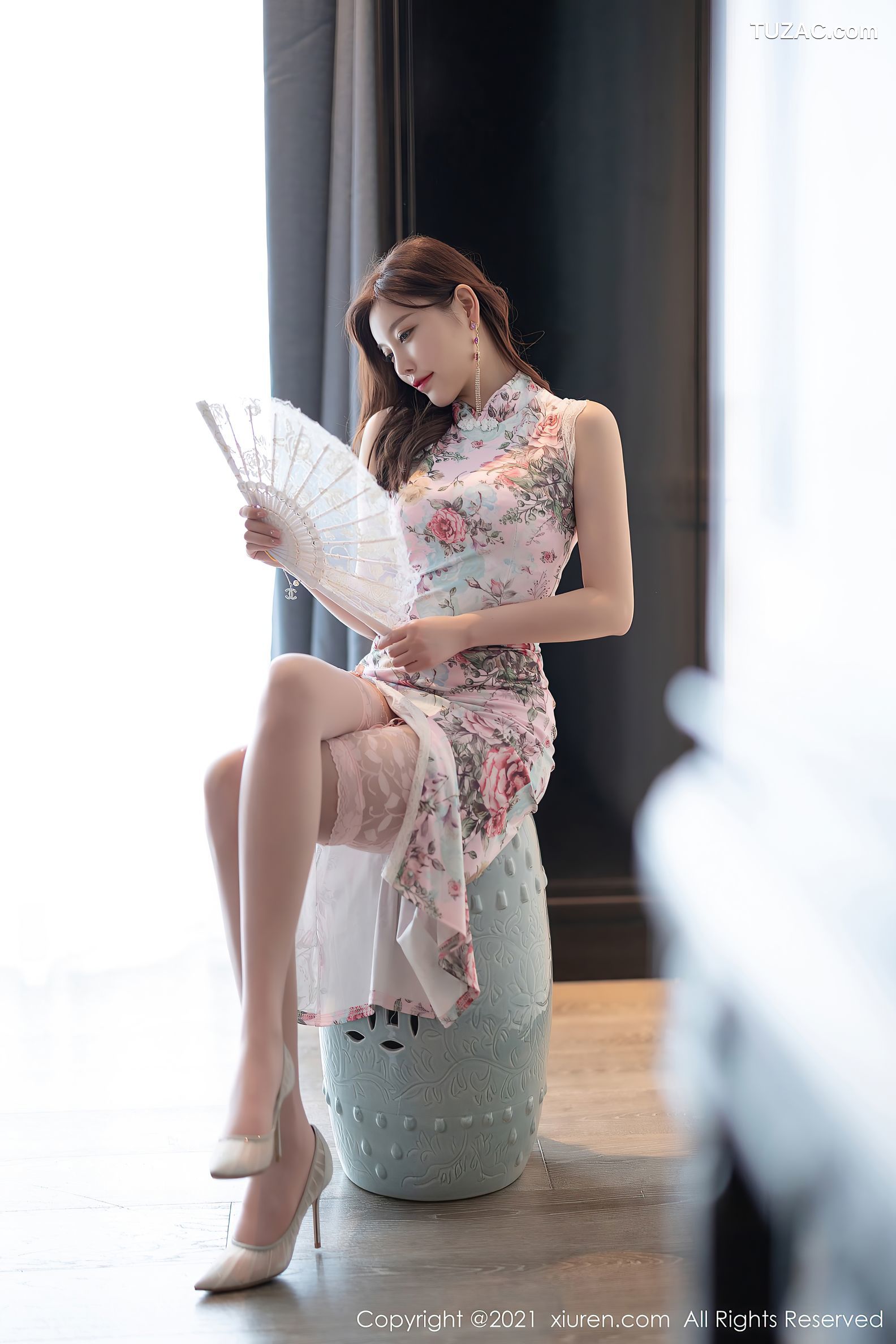 XiuRen秀人网-3461-杨晨晨Yome-粉色内衣蕾丝吊带袜-2021.05.25