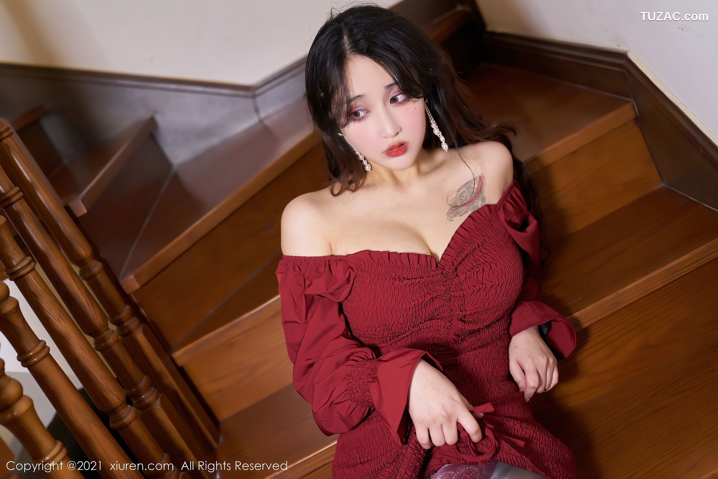 XiuRen秀人网-3476-林子欣Freya-心愿旅拍-深V抹胸短裙黑丝-2021.05.28