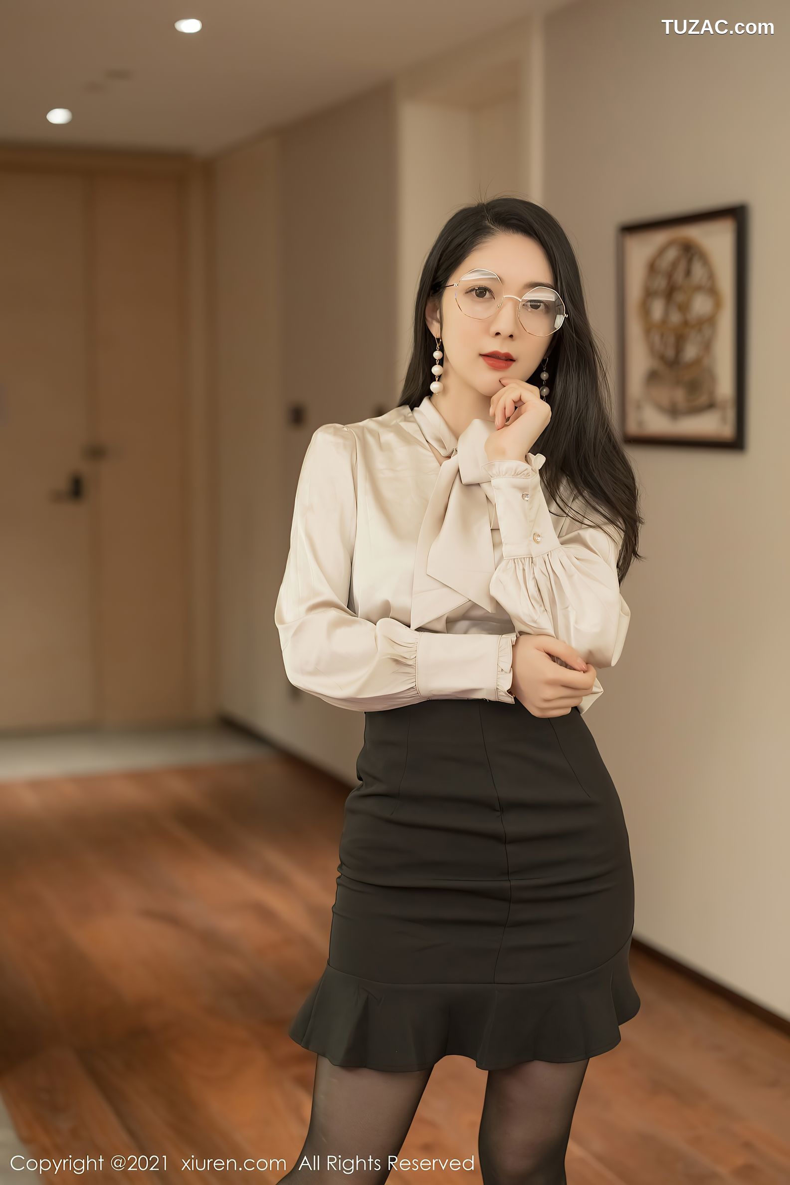 XiuRen秀人网-3488-Angela00-眼镜OL制服短裙超薄黑丝-2021.06.01