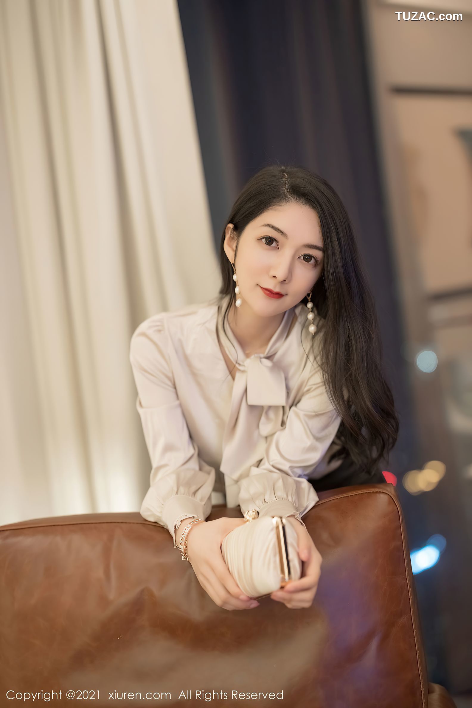 XiuRen秀人网-3488-Angela00-眼镜OL制服短裙超薄黑丝-2021.06.01