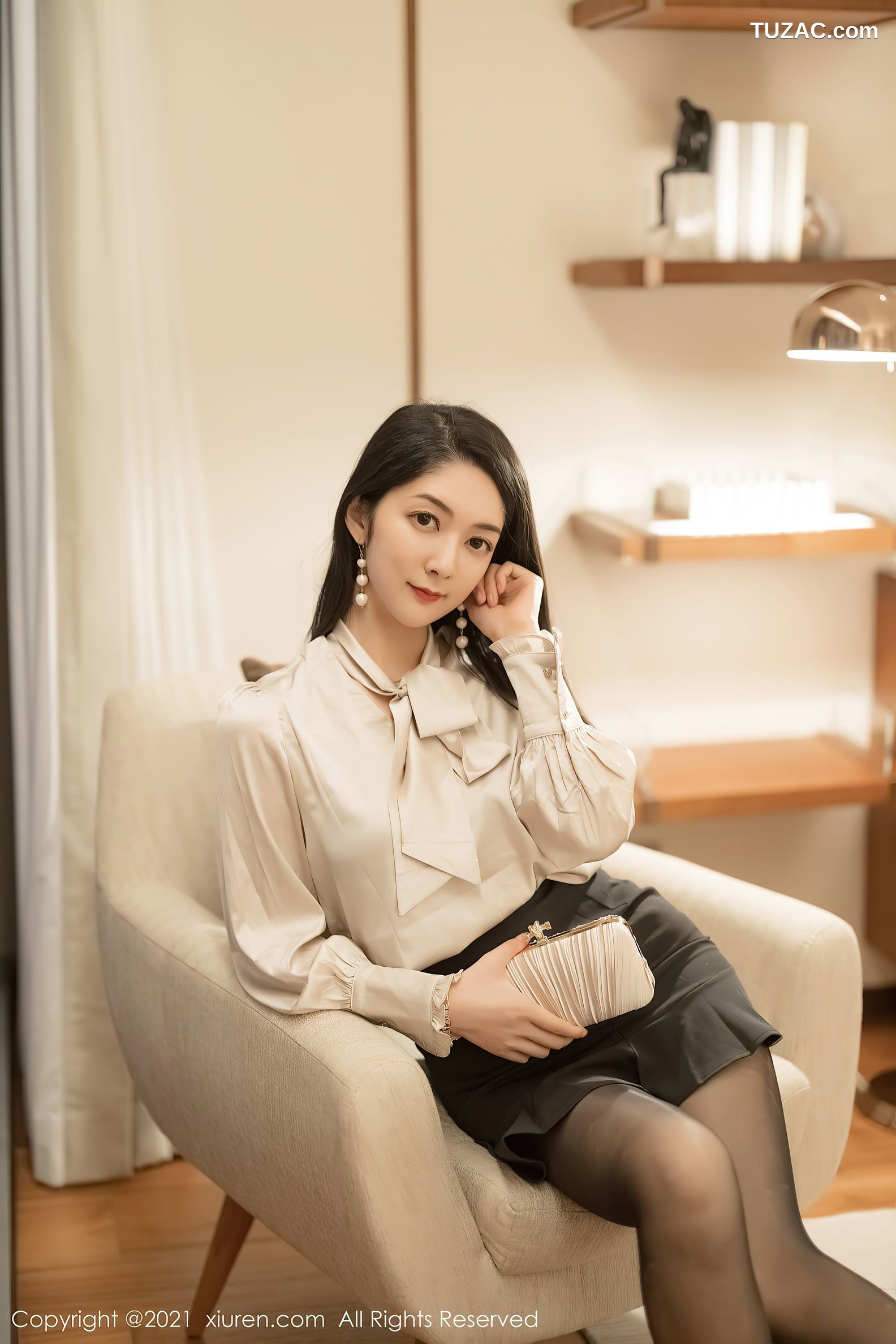 XiuRen秀人网-3488-Angela00-眼镜OL制服短裙超薄黑丝-2021.06.01