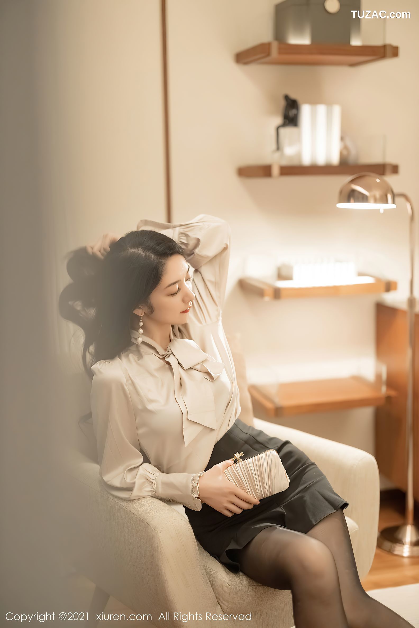 XiuRen秀人网-3488-Angela00-眼镜OL制服短裙超薄黑丝-2021.06.01