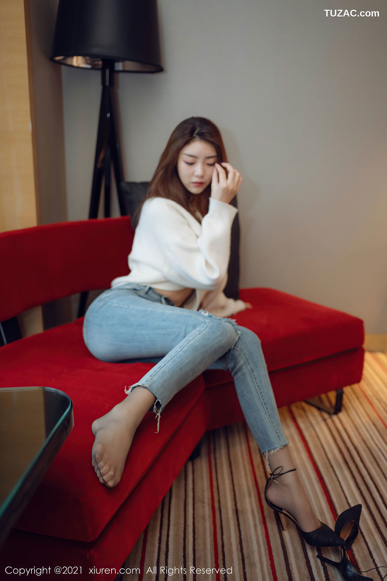 XiuRen秀人网-3493-可樂Vicky-紧身牛仔裤超薄黑丝-2021.06.02