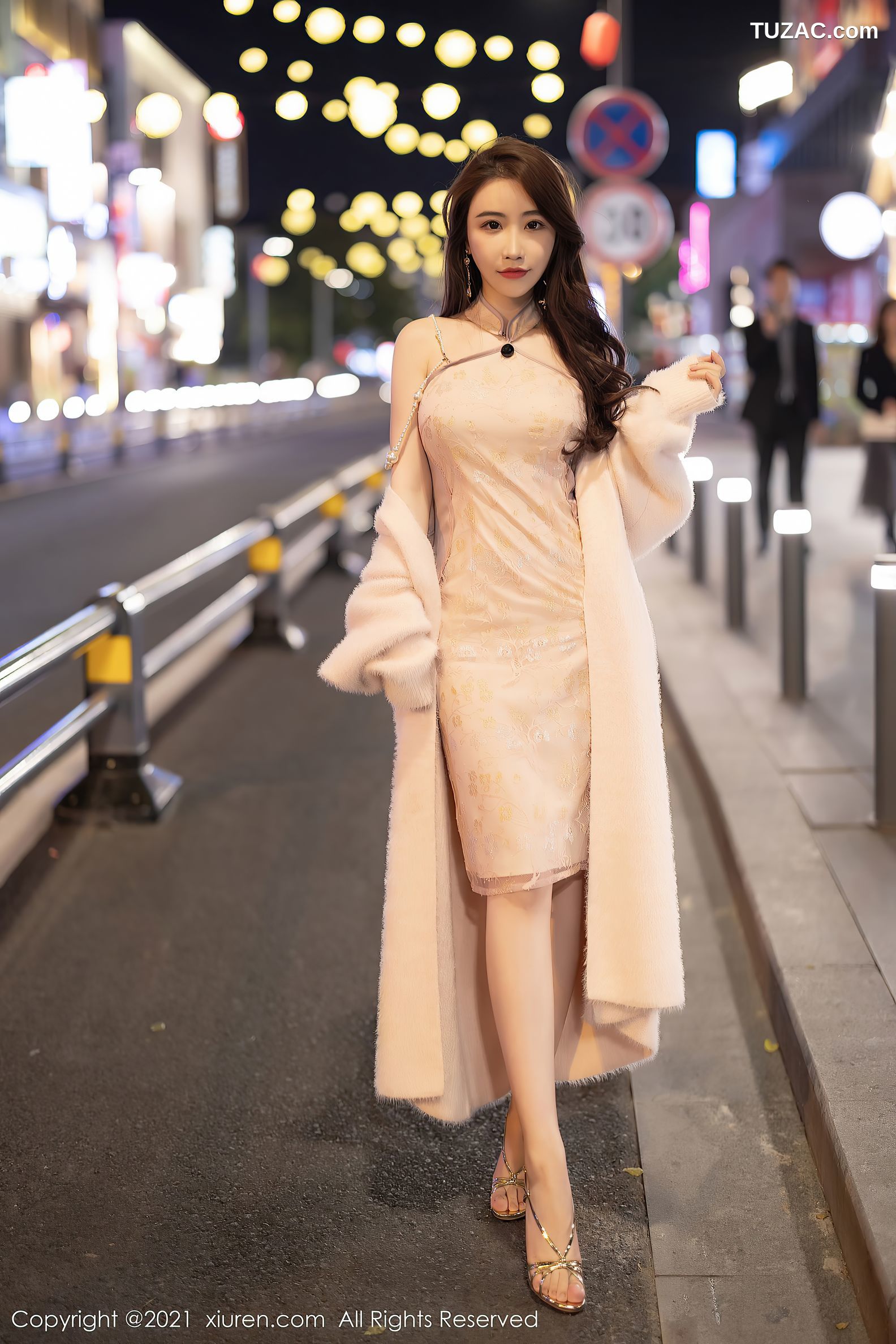 XiuRen秀人网-3497-Cherry绯月樱-江浙沪旅拍-粉色蕾丝内裤-2021.06.02