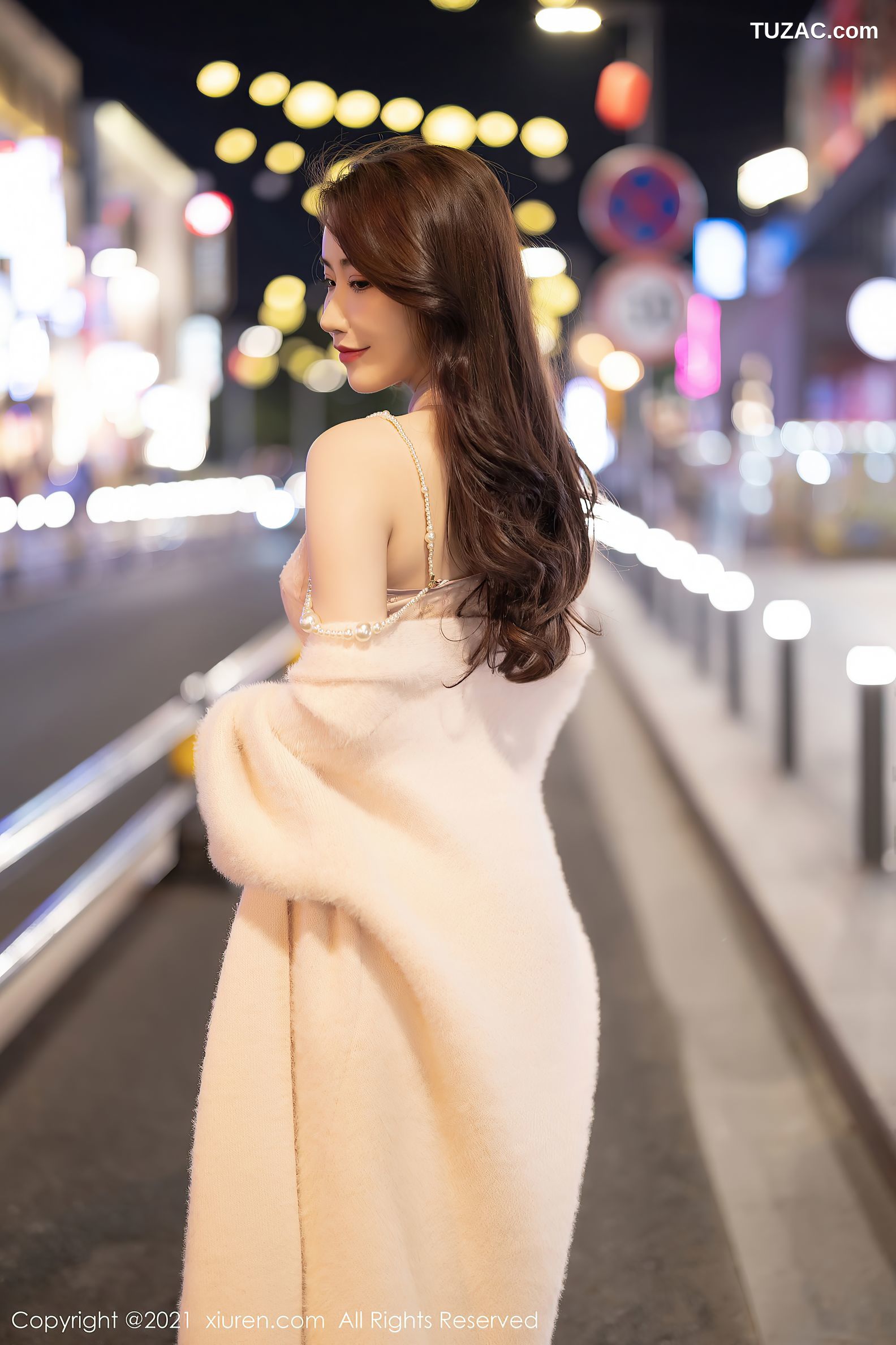 XiuRen秀人网-3497-Cherry绯月樱-江浙沪旅拍-粉色蕾丝内裤-2021.06.02