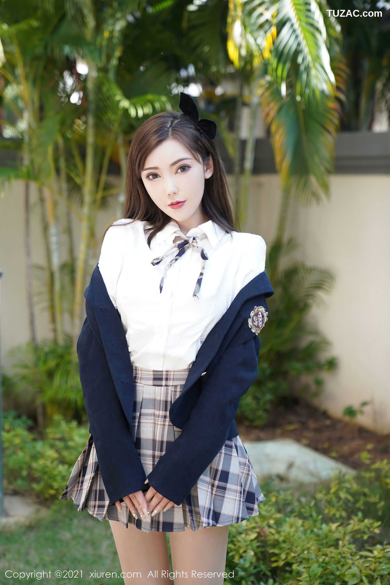 XiuRen秀人网-3523-萌汉药Baby-北京旅拍-JK制服主题肉丝-2021.06.09