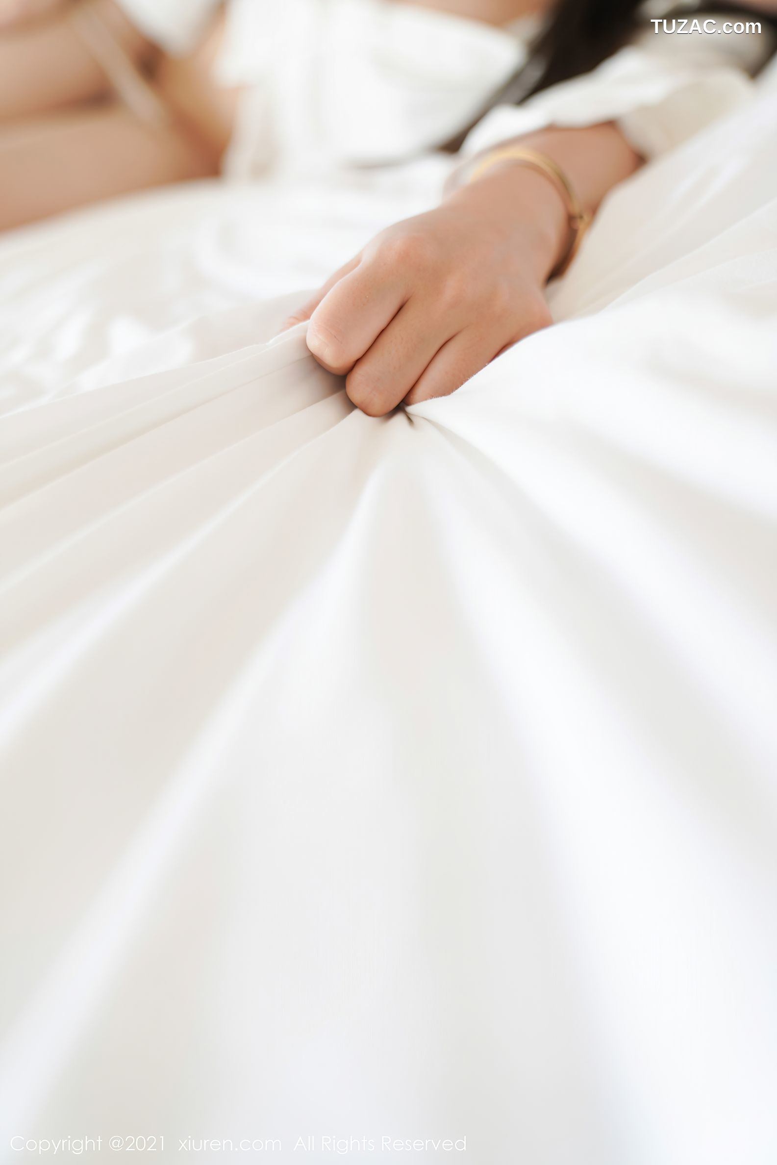 XiuRen秀人网-3523-萌汉药Baby-北京旅拍-JK制服主题肉丝-2021.06.09