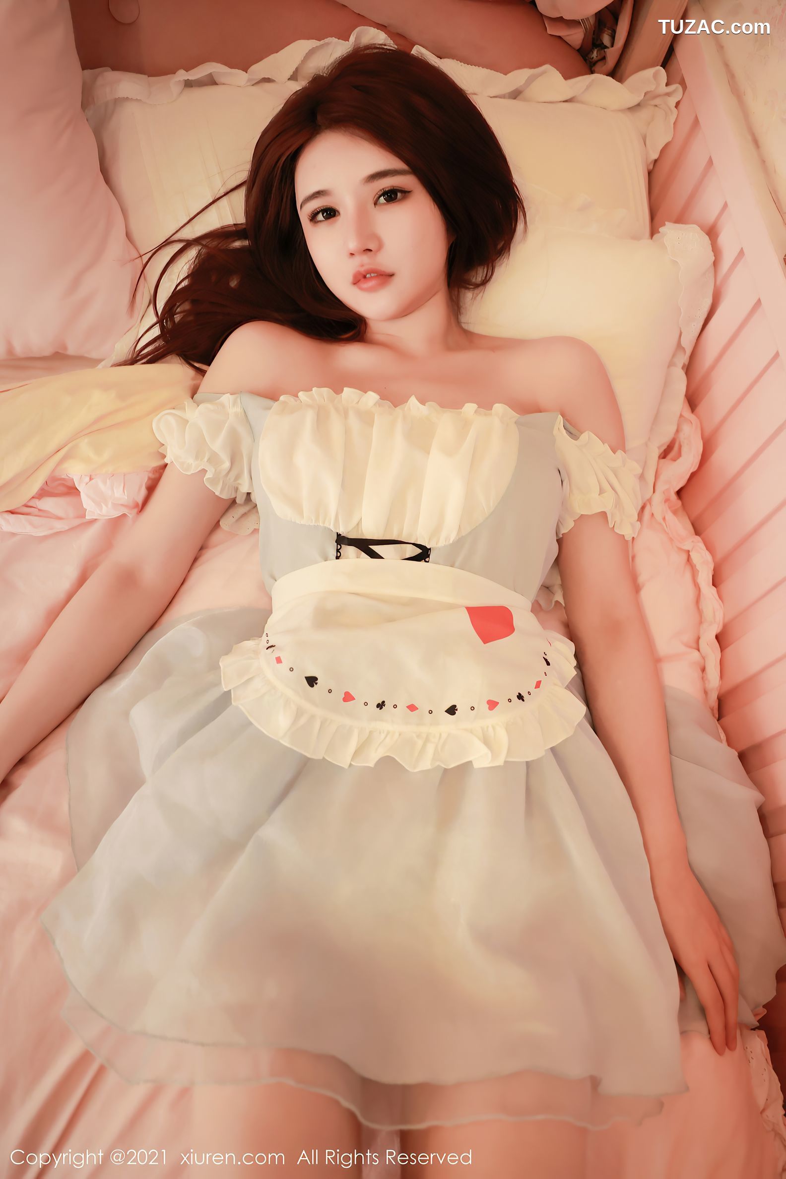 XiuRen秀人网-3552-小雨Baby-甜美女友主题床上性感美背迷人-2021.06.17