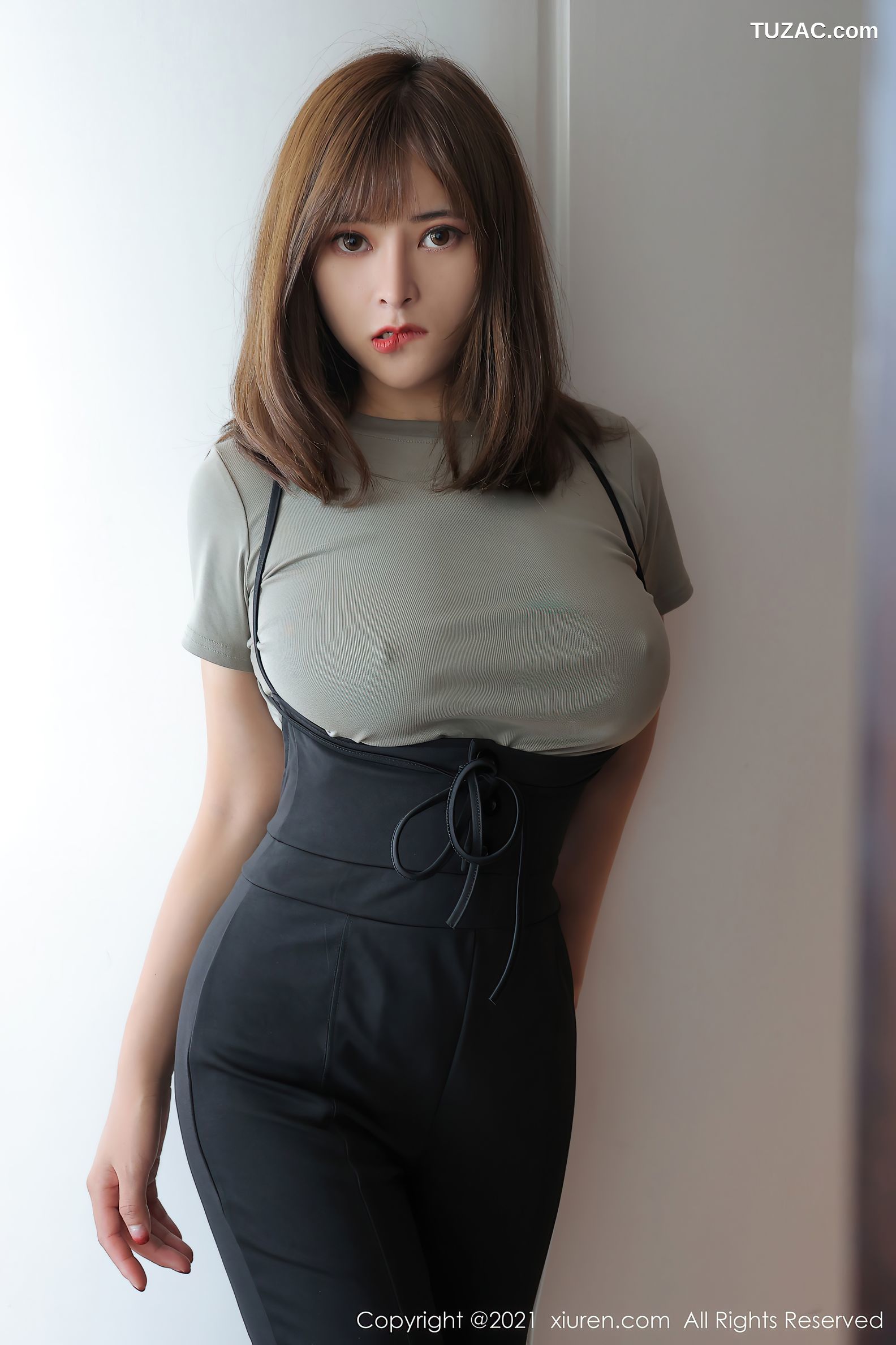 XiuRen秀人网-3557-奈沐子-真空服饰黑丝豪乳-2021.06.18