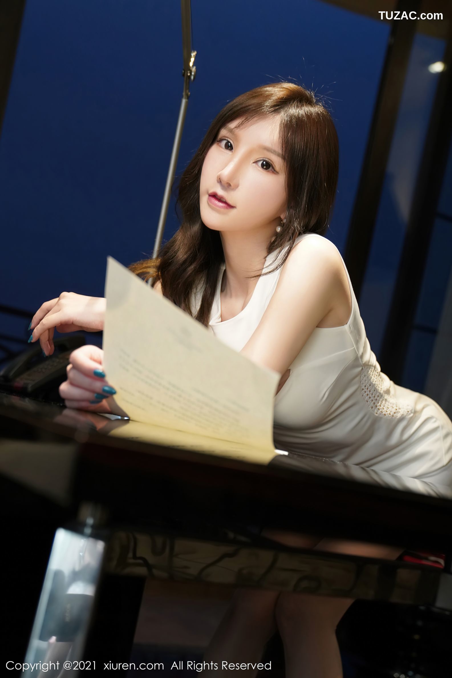 XiuRen秀人网-3576-周于希Sandy-白色连衣裙-2021.06.23