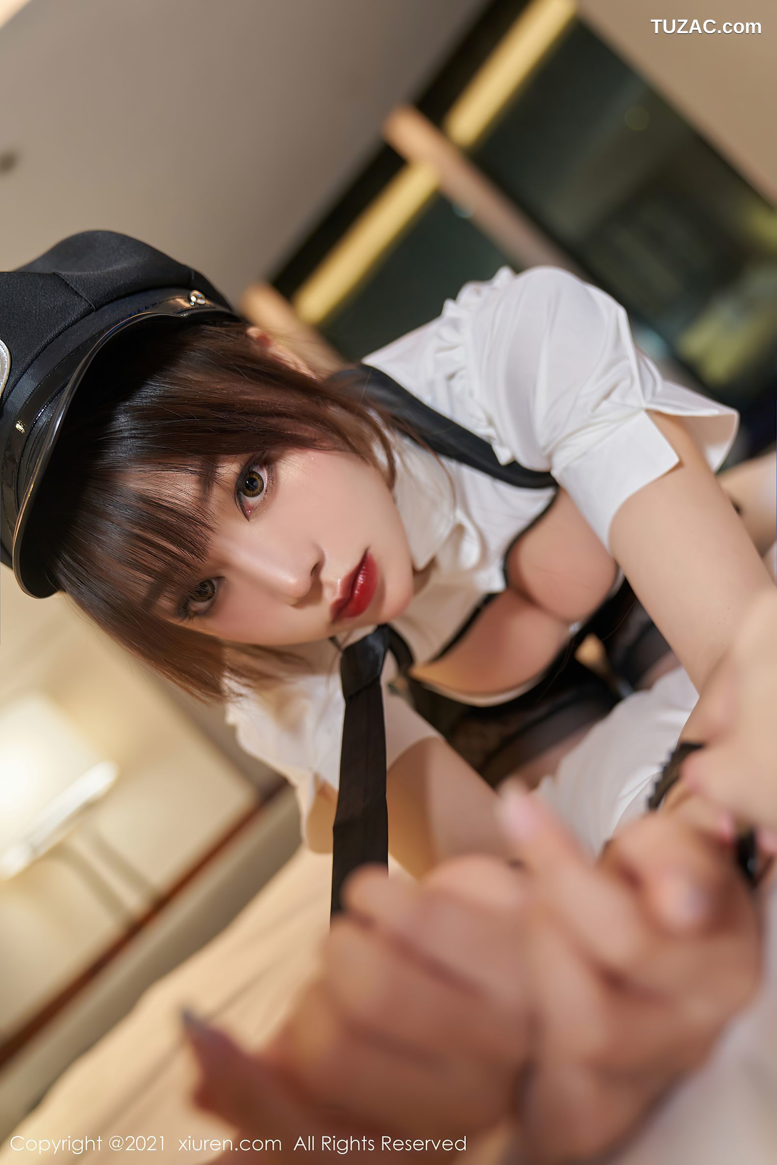 XiuRen秀人网-3588-芝芝Booty-情趣警花制服主题丁字裤黑丝-2021.06.25