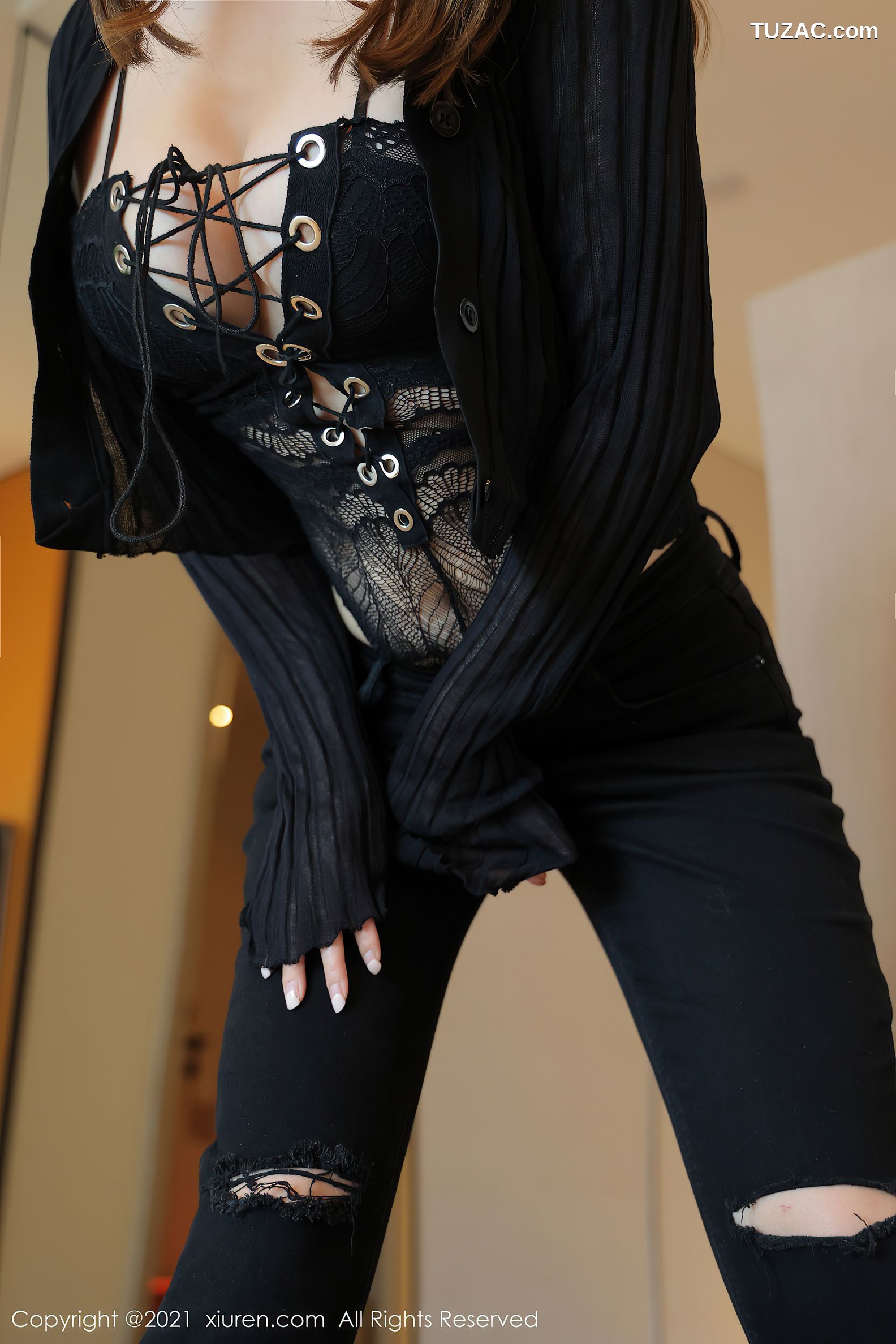 XiuRen秀人网-3596-豆瓣酱-魅惑黑色情趣服饰-2021.06.29