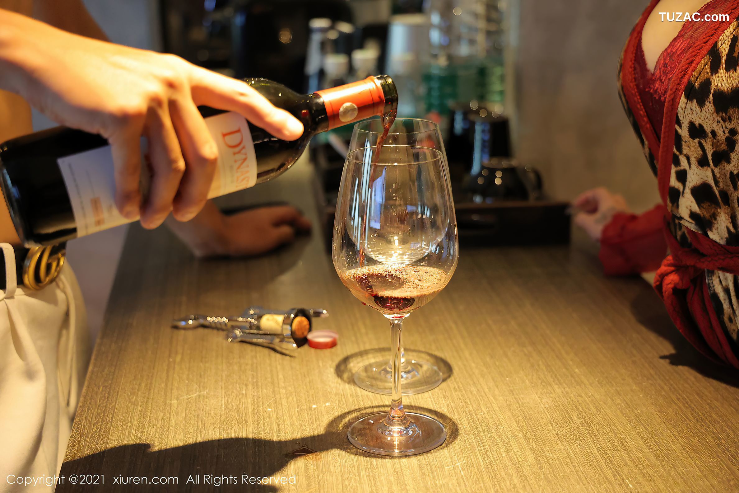 XiuRen秀人网-3605-美七Mia-酒店剧情主题缕空情趣内衣-2021.06.30