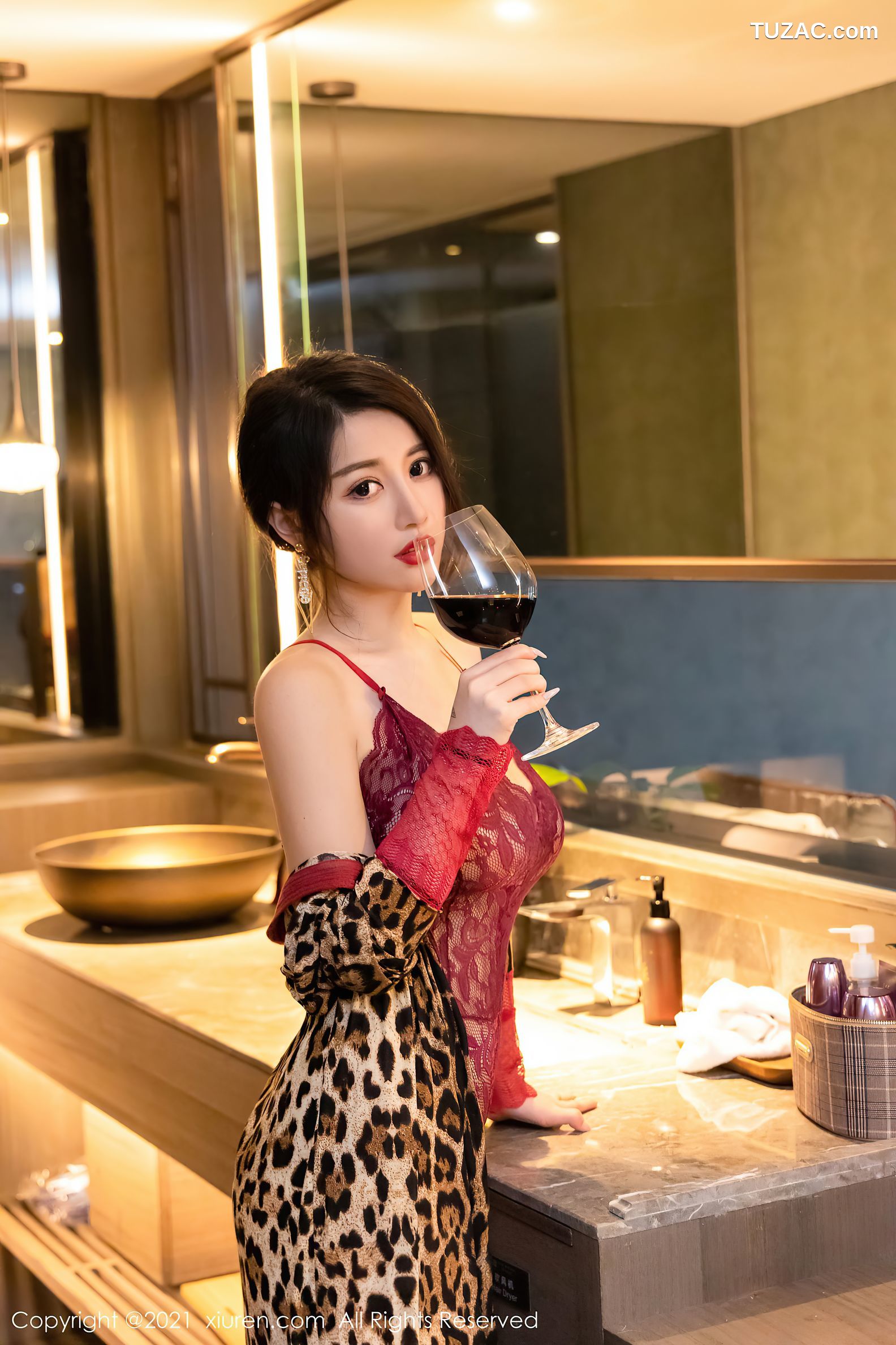 XiuRen秀人网-3605-美七Mia-酒店剧情主题缕空情趣内衣-2021.06.30