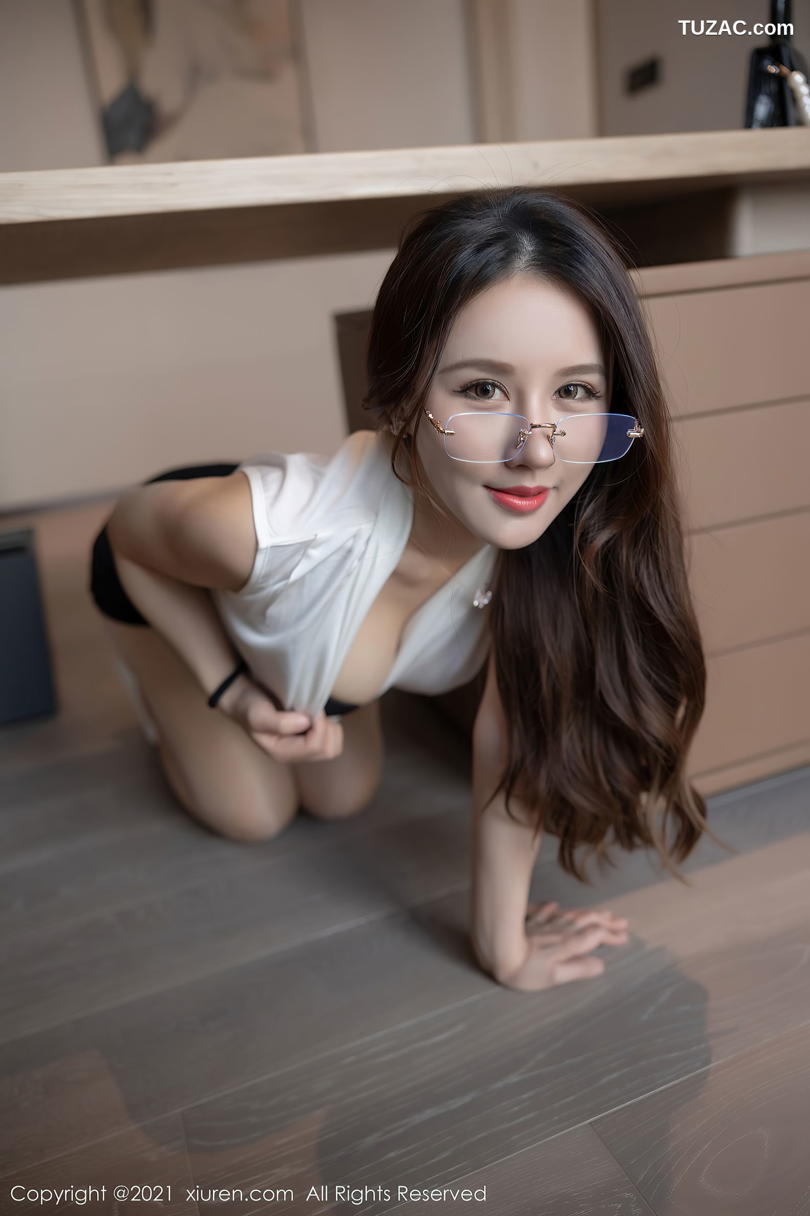 XiuRen秀人网-3623-徐安安-江浙沪旅拍性感内衣肉丝裤袜-2021.07.05