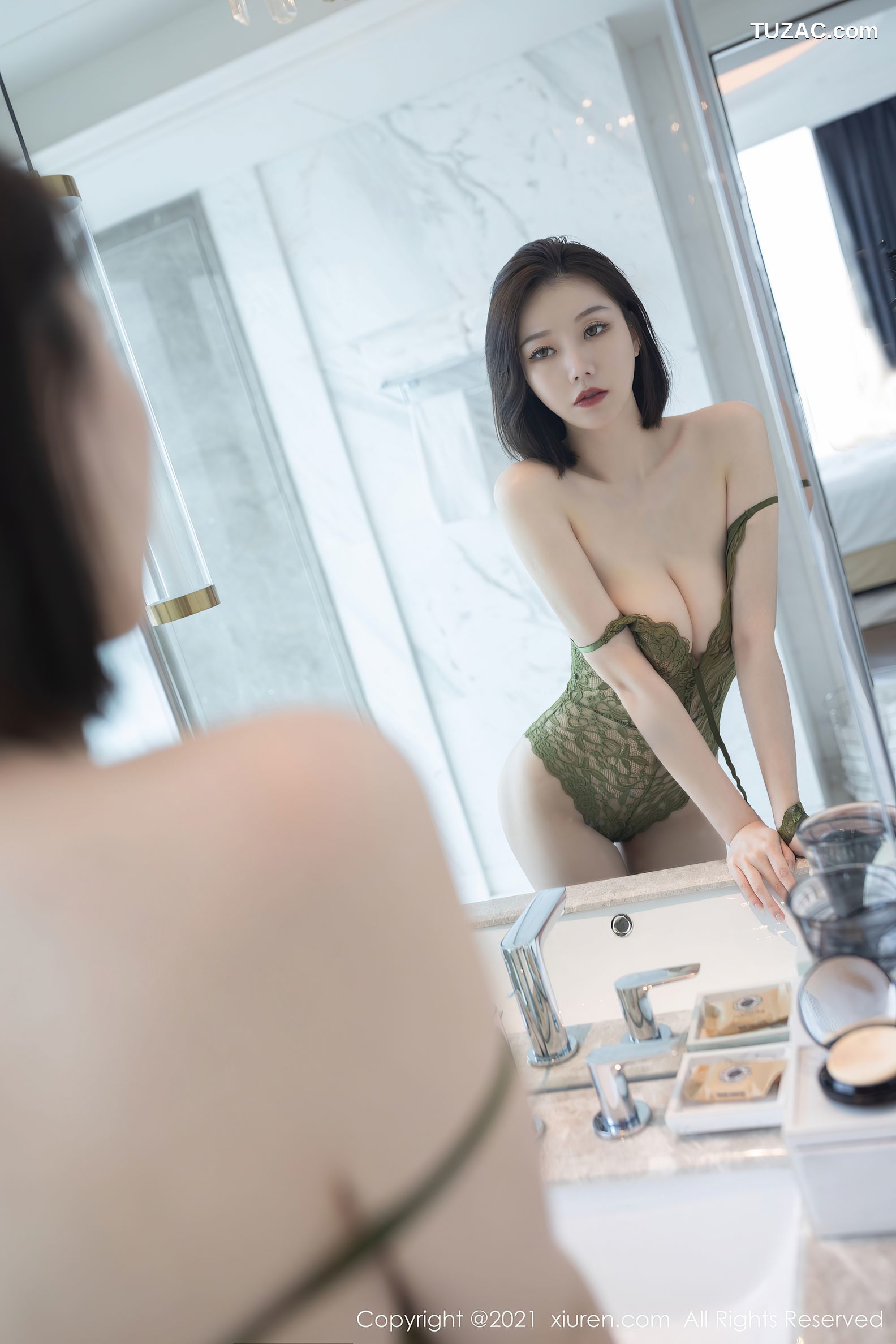 XiuRen秀人网-3631-安然Maleah-绿色情趣主题镂空服饰勾勒-2021.07.06