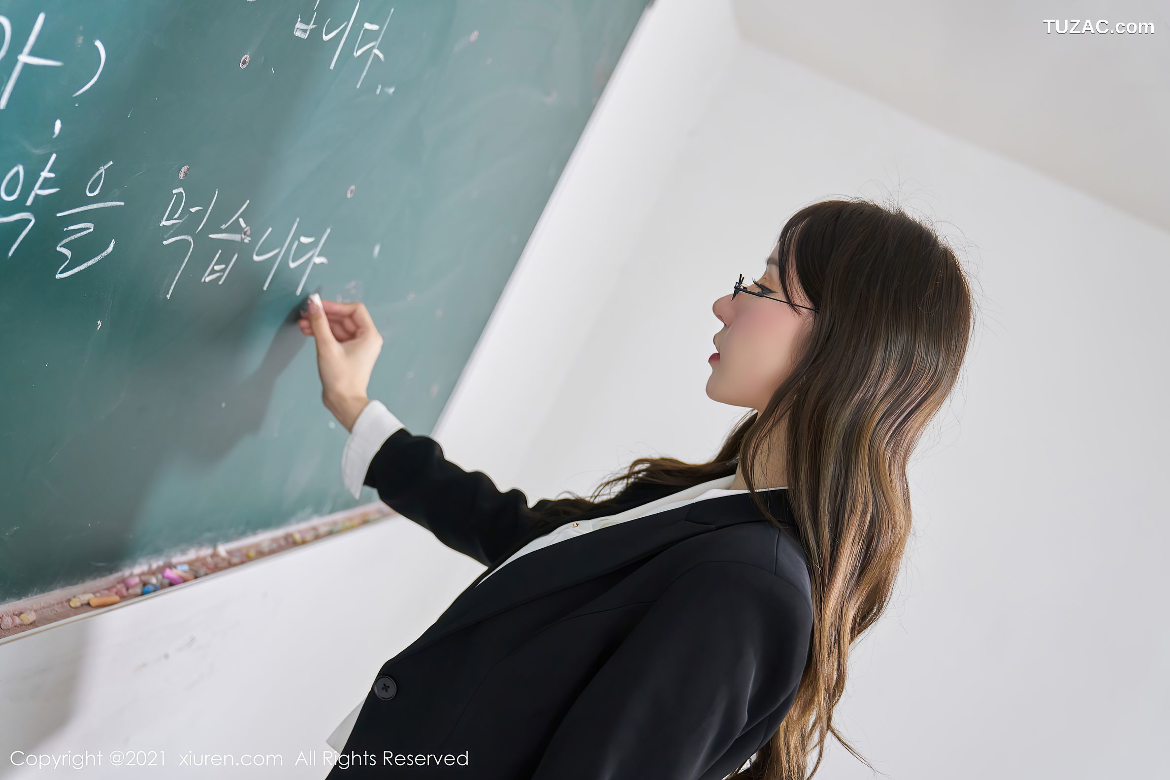 XiuRen秀人网-3650-周于希Sandy-教师の秘密-课后补习-2021.07.09