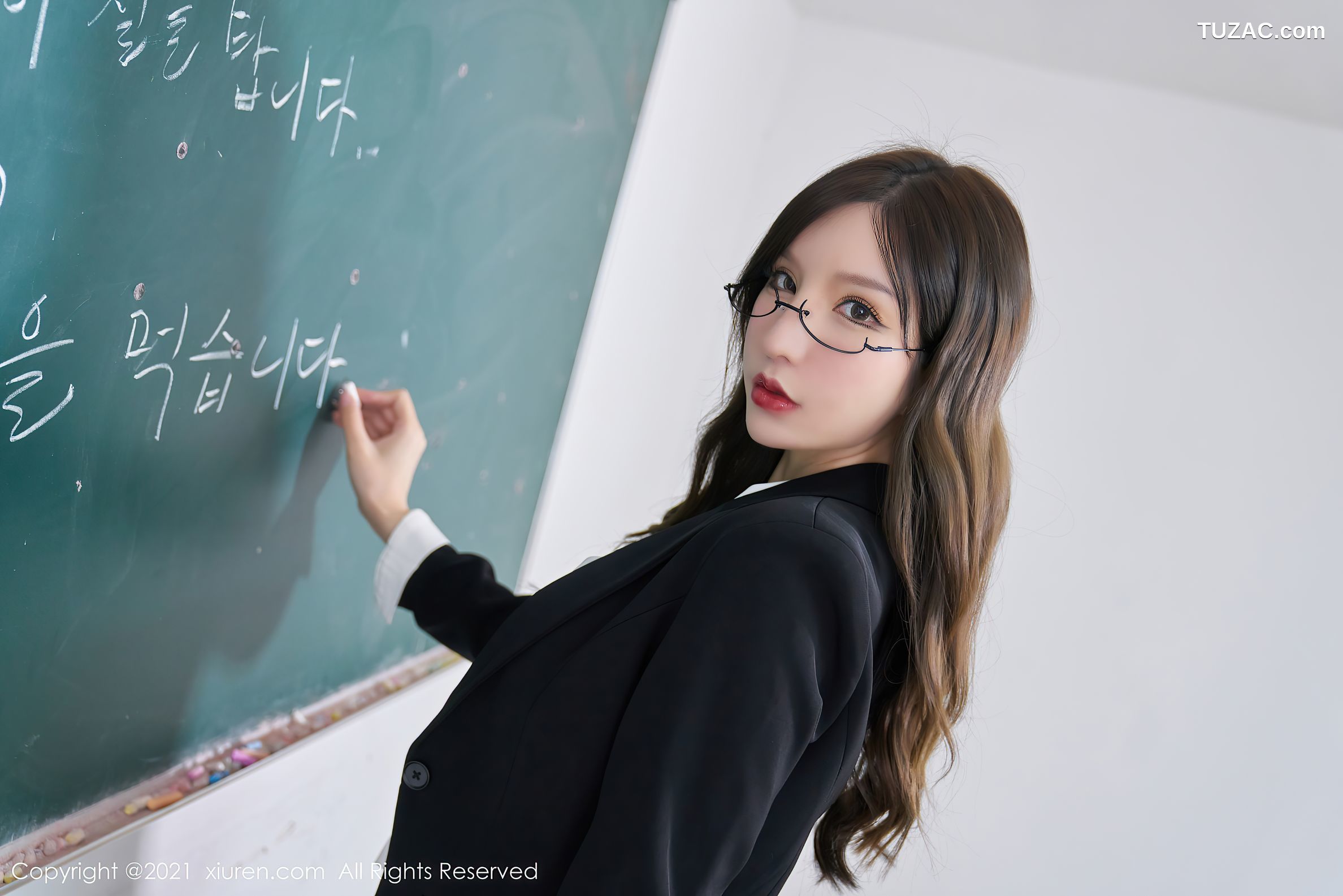 XiuRen秀人网-3650-周于希Sandy-教师の秘密-课后补习-2021.07.09