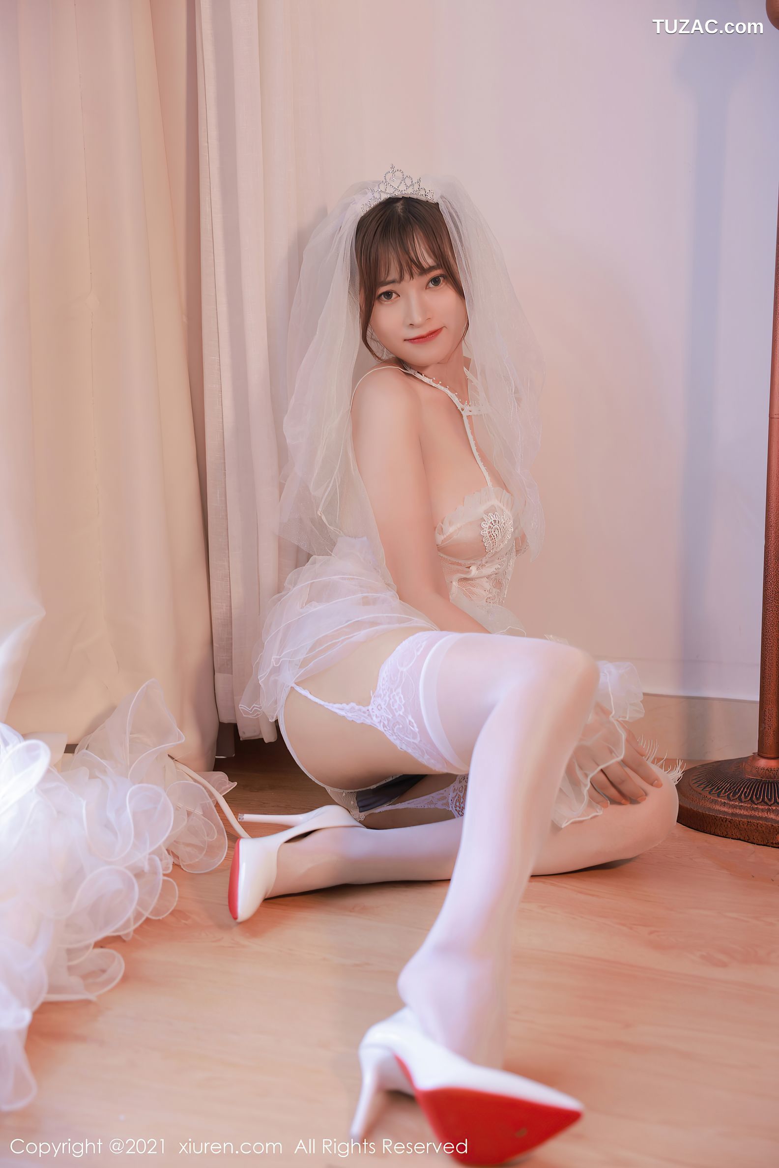 XiuRen秀人网-3671-奈沐子-唯美婚纱主题情趣服饰蕾丝吊带袜惹火-2021.07.15