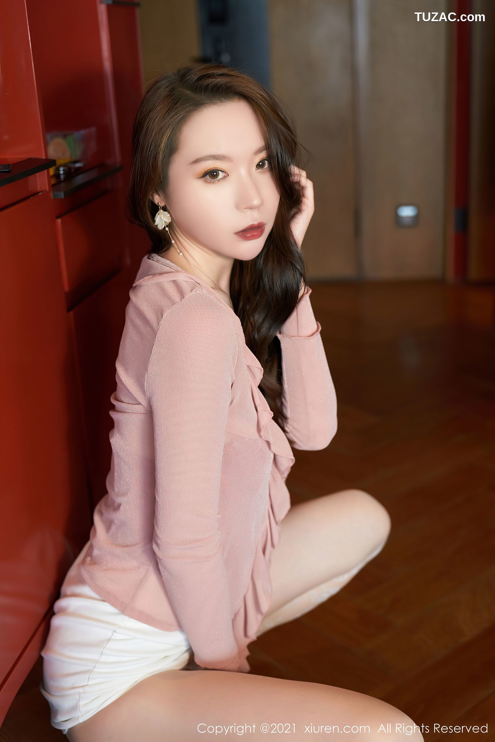 XiuRen秀人网-3690-梦心月-白色短裙超薄肉丝裤袜-2021.07.20