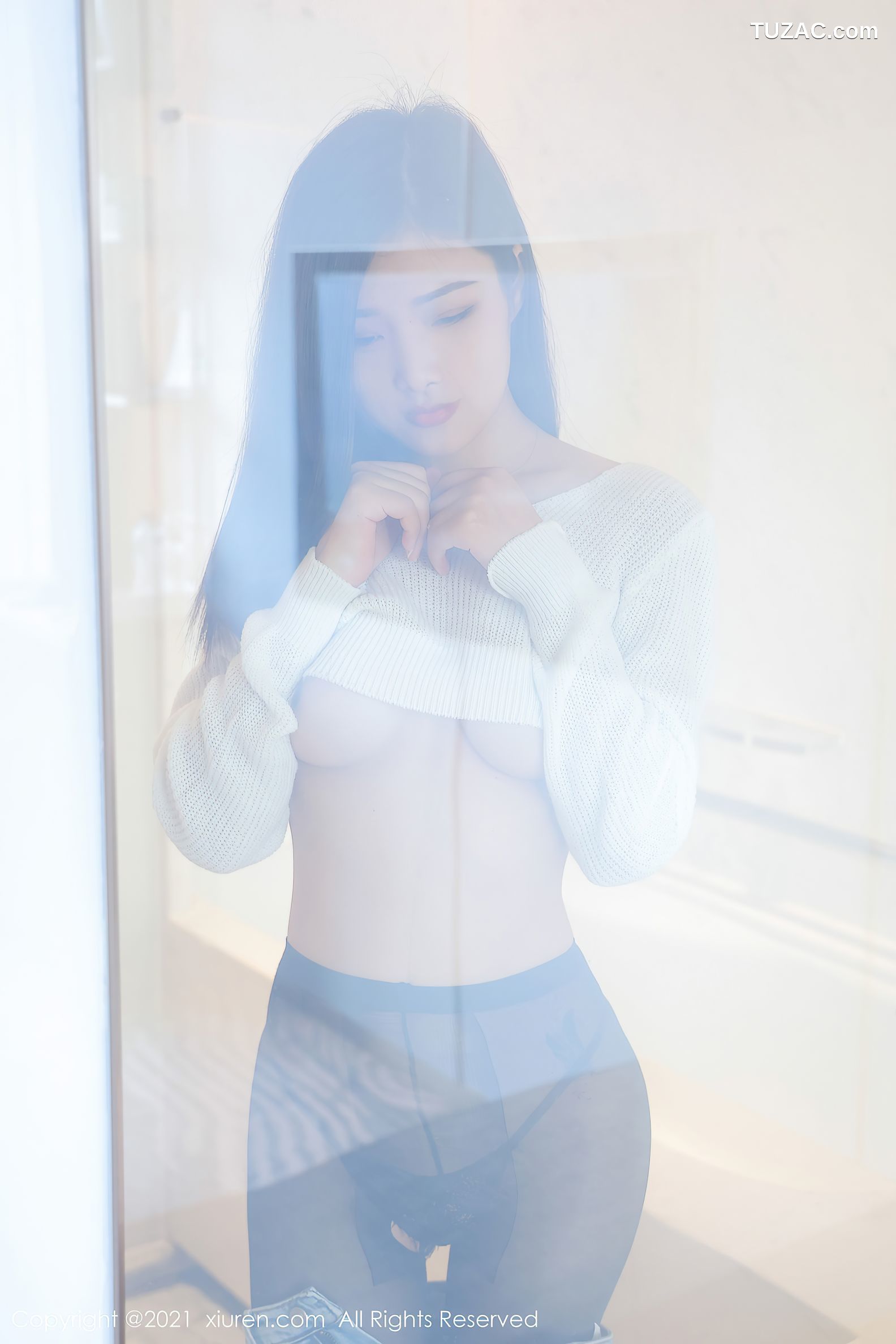 XiuRen秀人网-3695-星萌-洁白动人毛衣黑丝裤袜半撩-2021.07.21