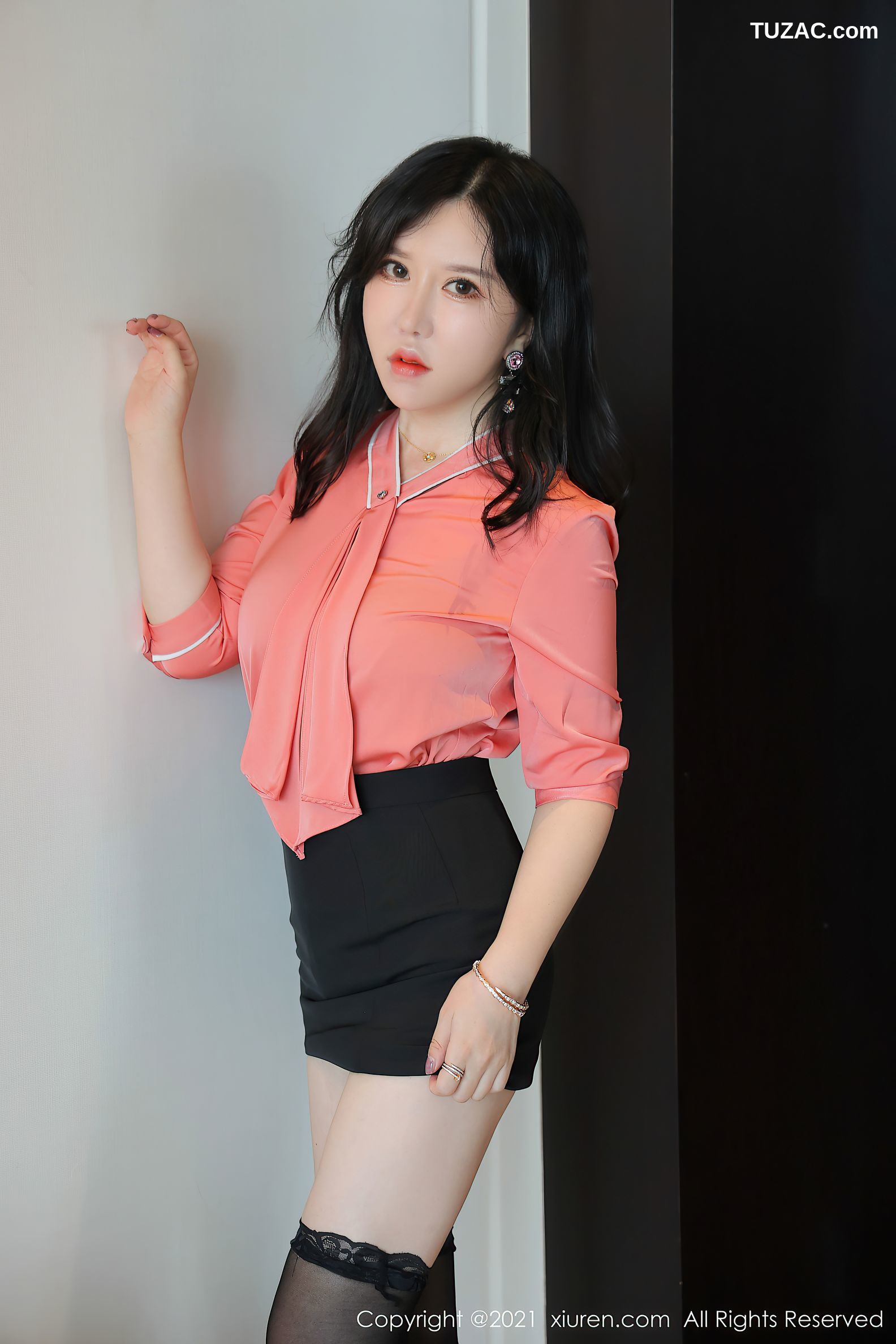 XiuRen秀人网-3699-乖乖小野喵-沈欢欣-性感姐妹花蕾丝袜-2021.07.22