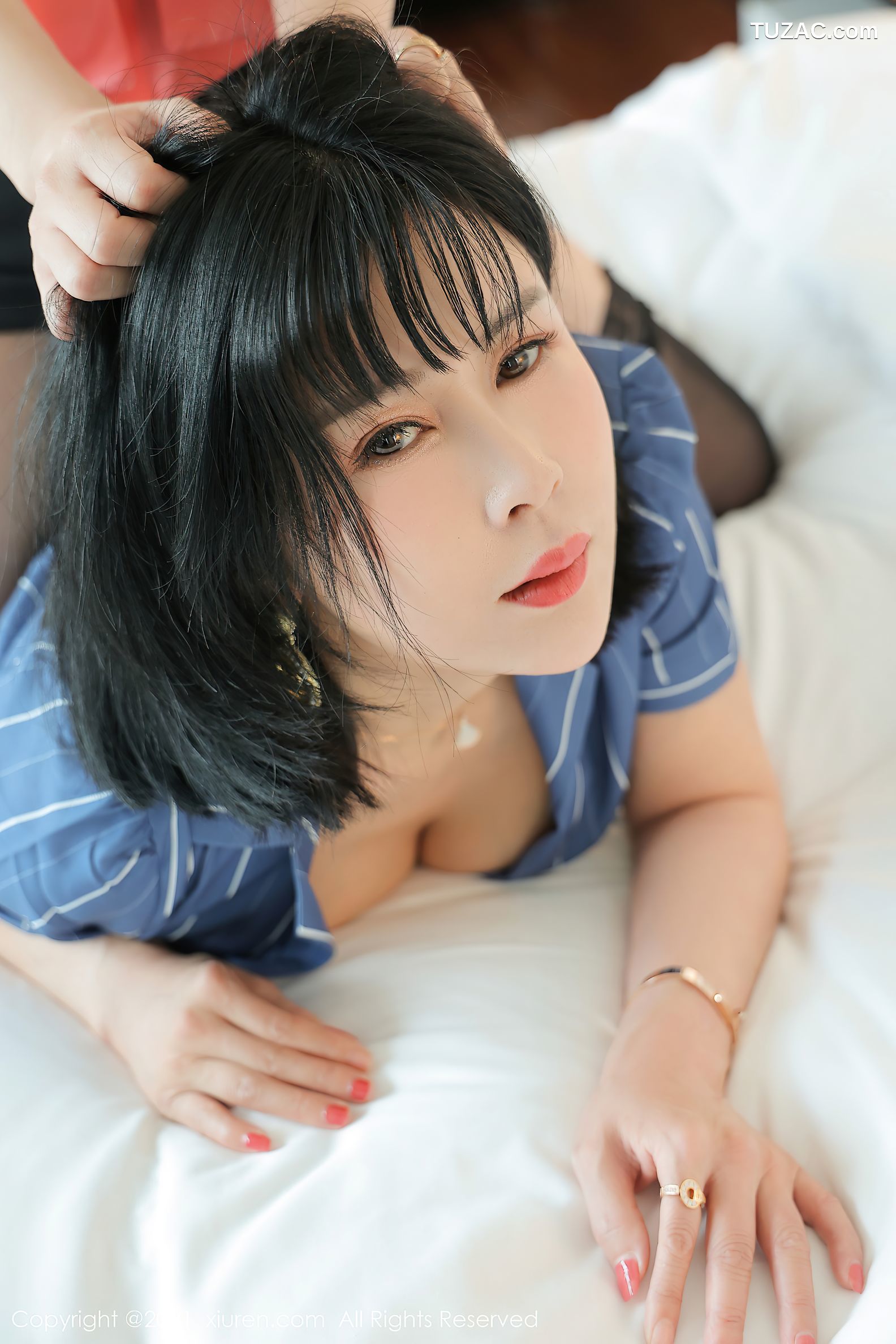 XiuRen秀人网-3699-乖乖小野喵-沈欢欣-性感姐妹花蕾丝袜-2021.07.22