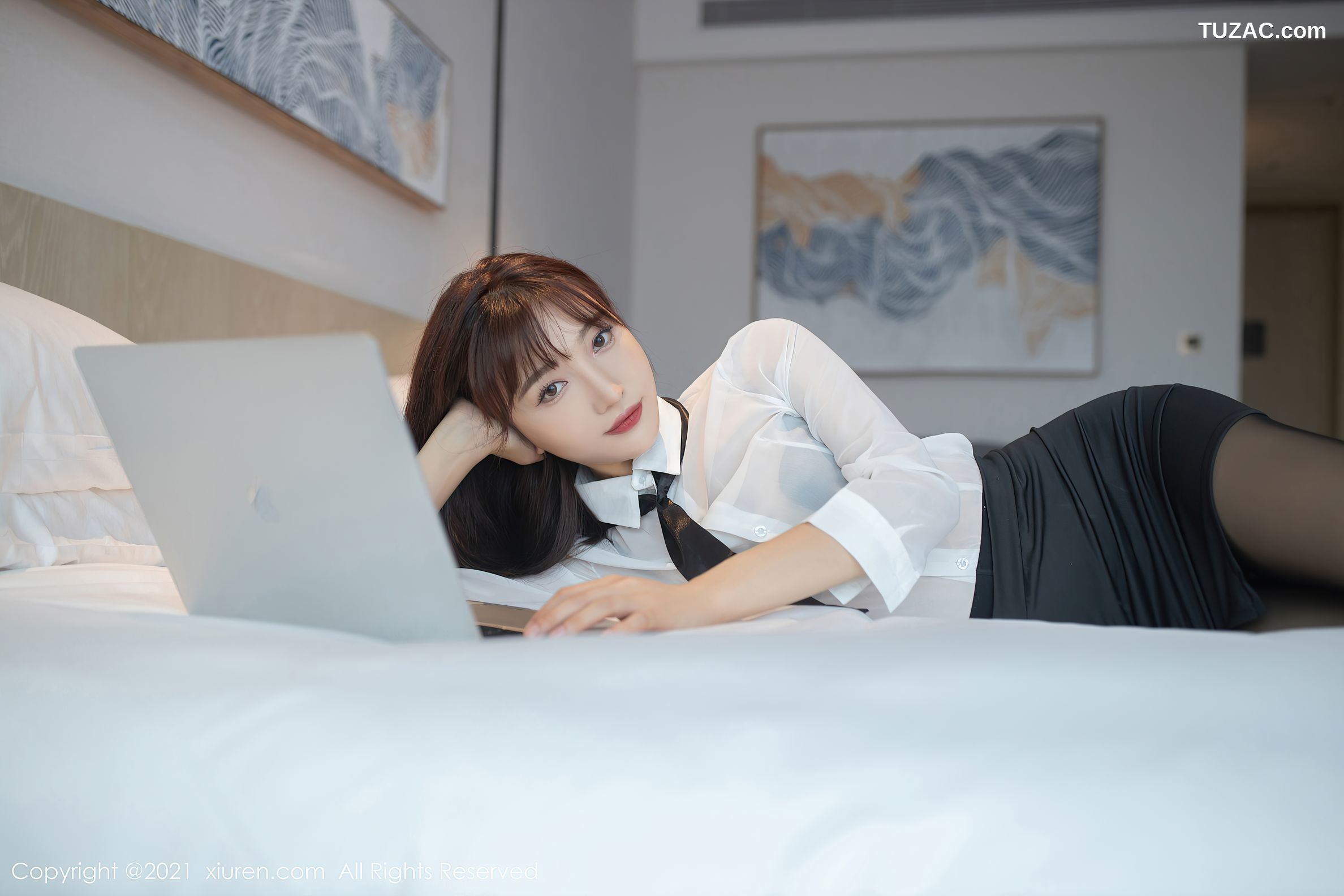 XiuRen秀人网-3705-陆萱萱-出差剧情主题酒店床上性感内衣黑丝-2021.07.22