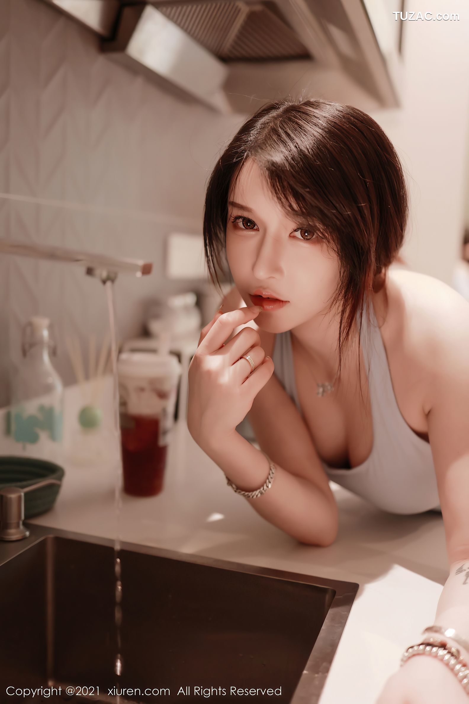 XiuRen秀人网-3706-玉兔miki-居家女友视觉主题性感运动内衣-2021.07.23