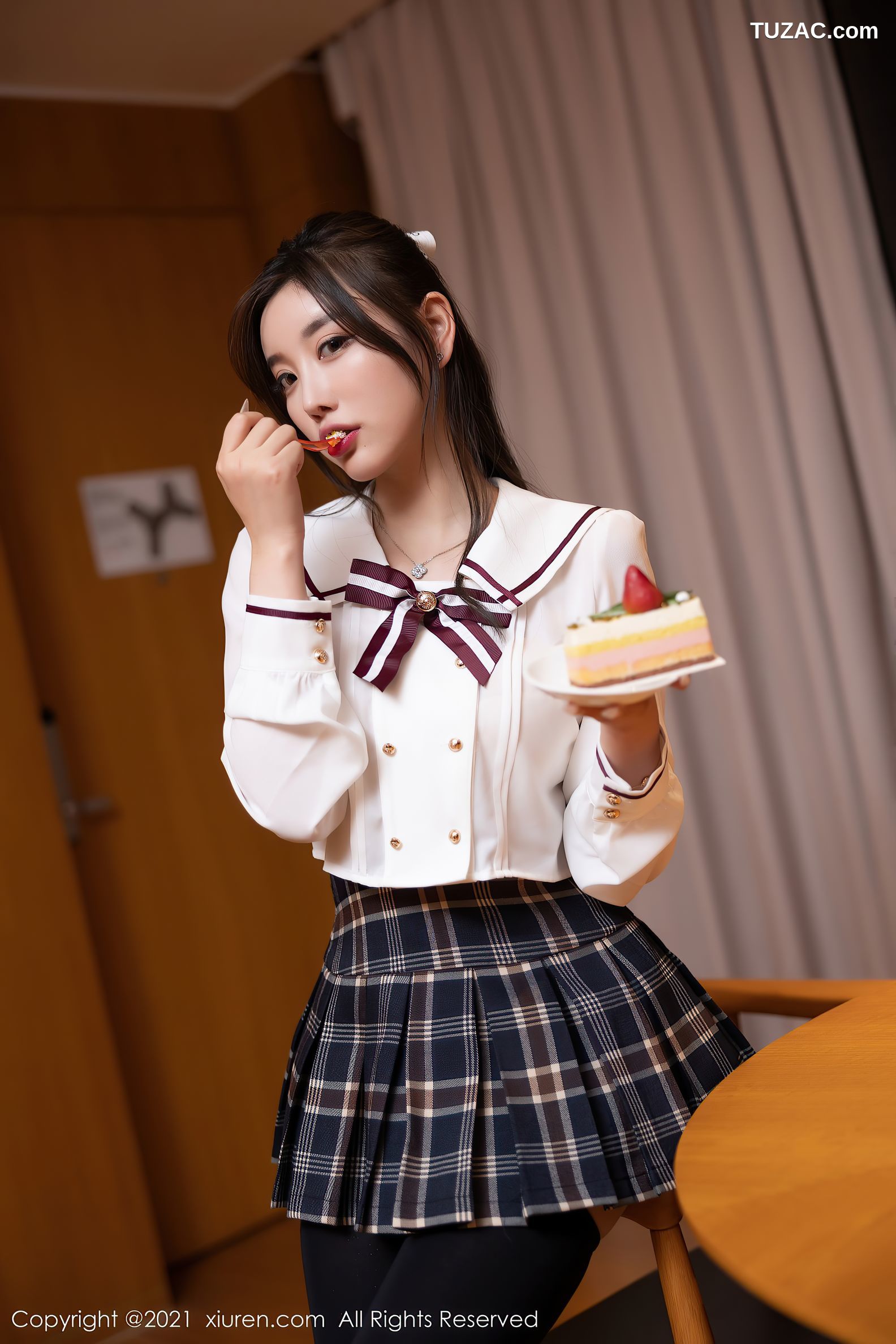 XiuRen秀人网-3723-杨晨晨Yome-撩裙超薄肉丝-2021.07.27