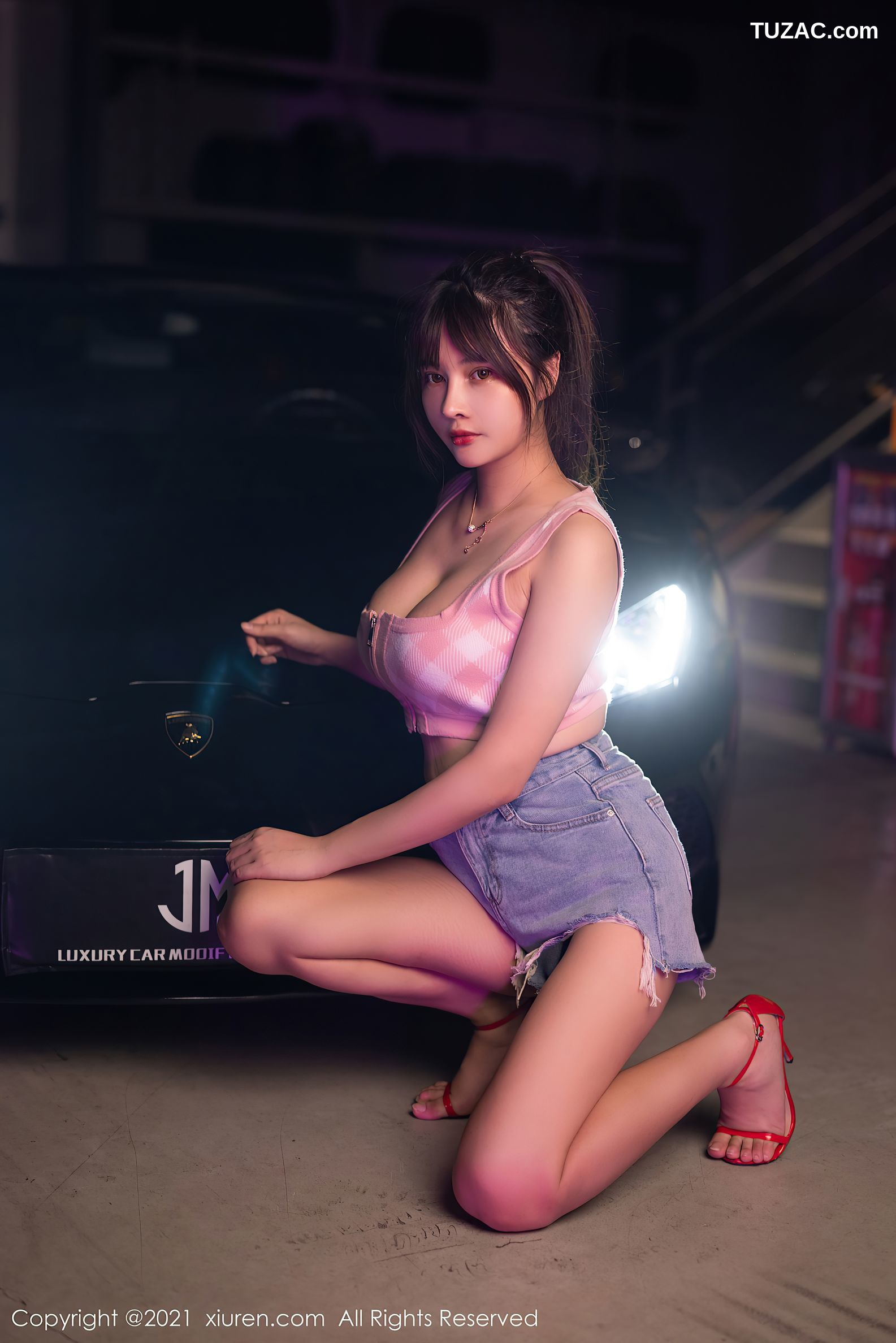 XiuRen秀人网-3725-萌奈子-香车与美人主题性感牛仔短裙-2021.07.28